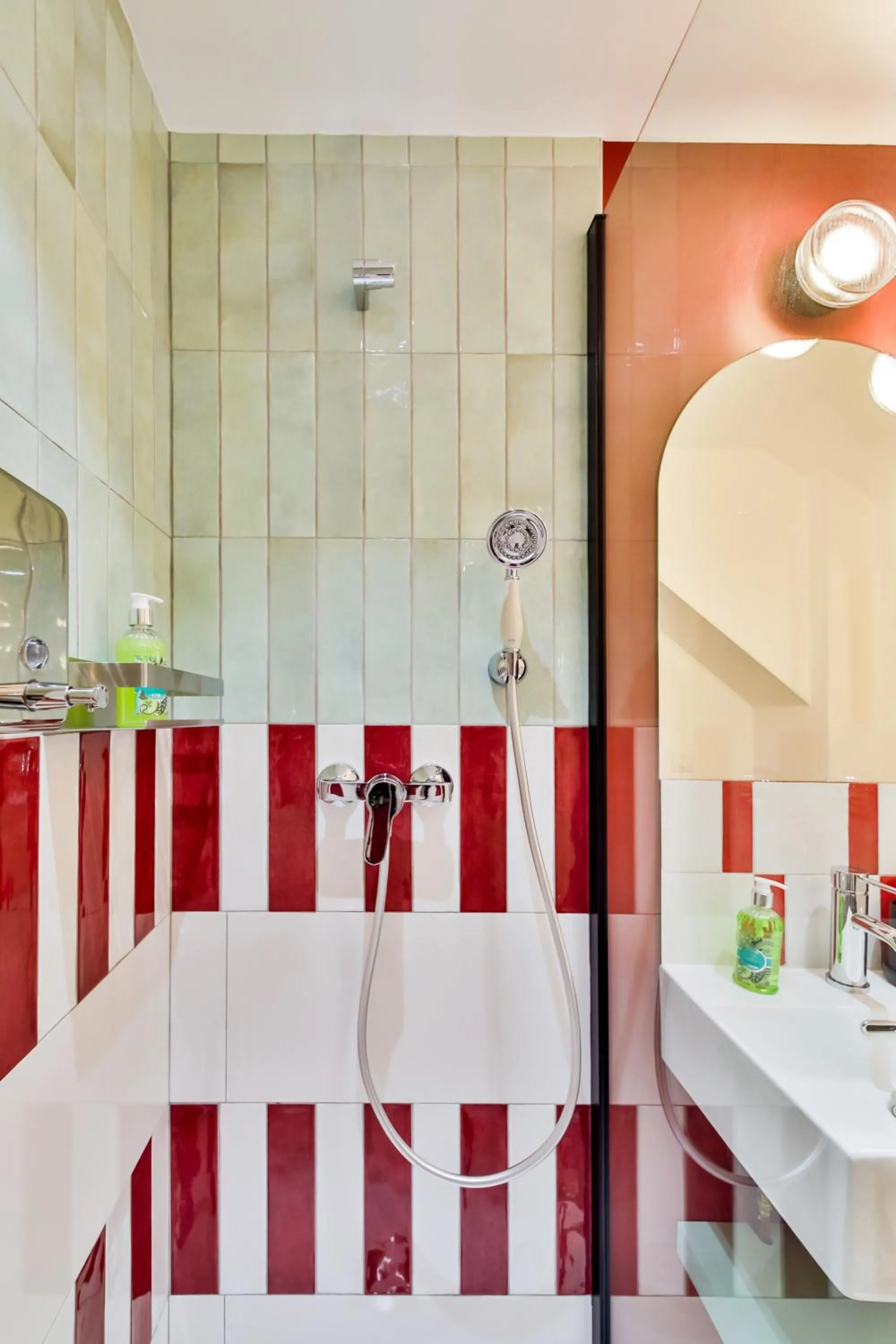 Shower in WS Louvre - Casanova