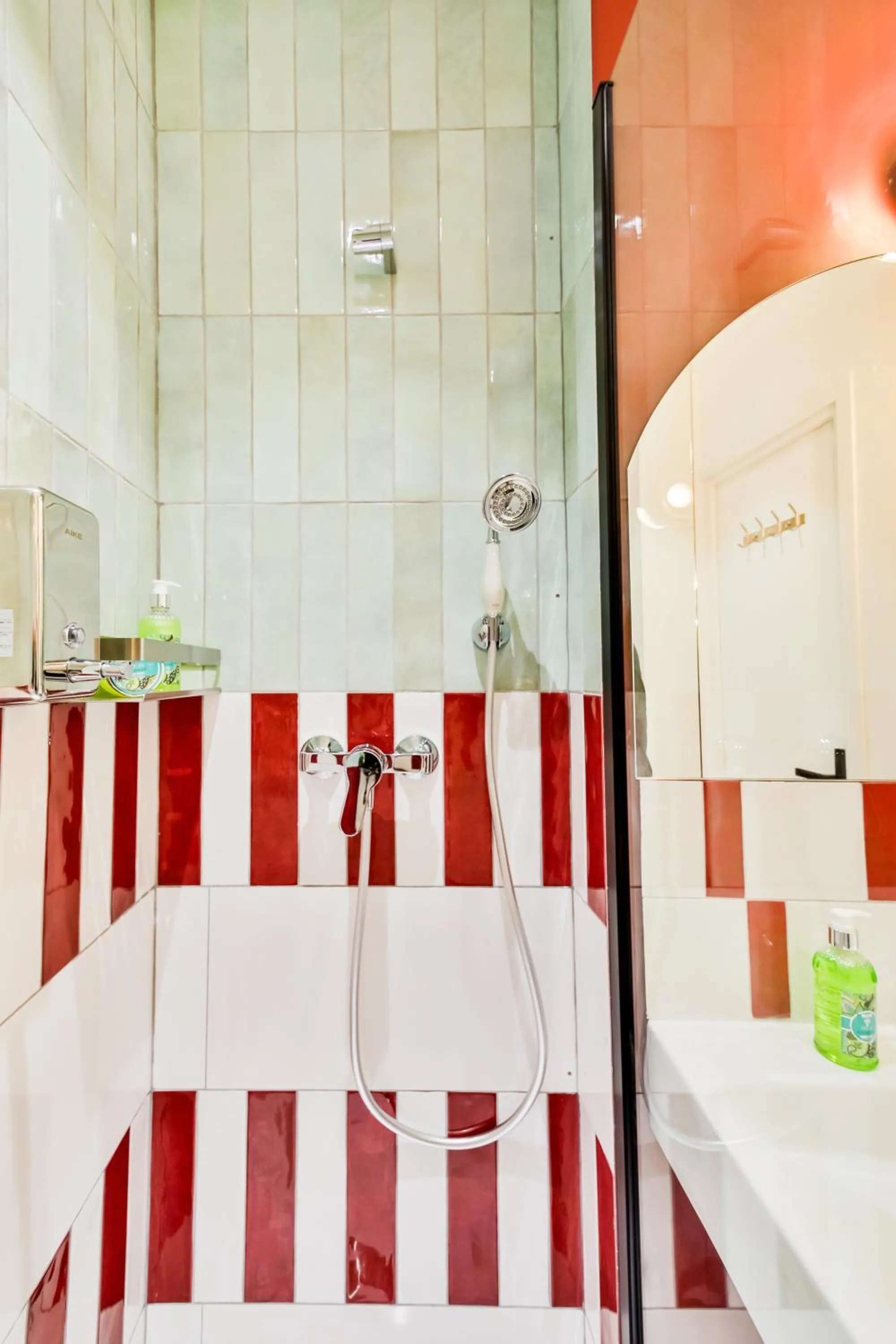 Shower in WS Louvre - Casanova