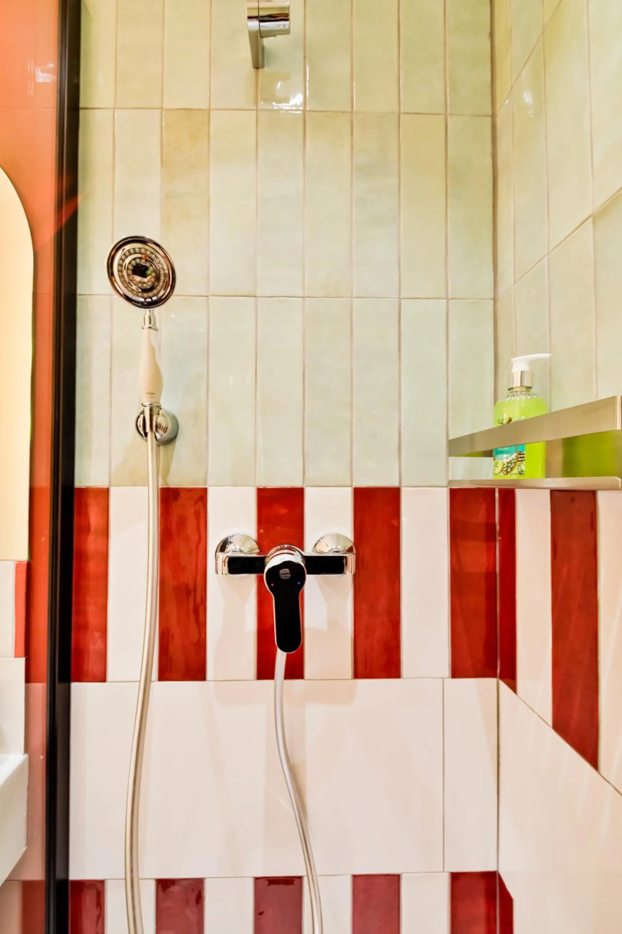 Shower in WS Louvre - Casanova