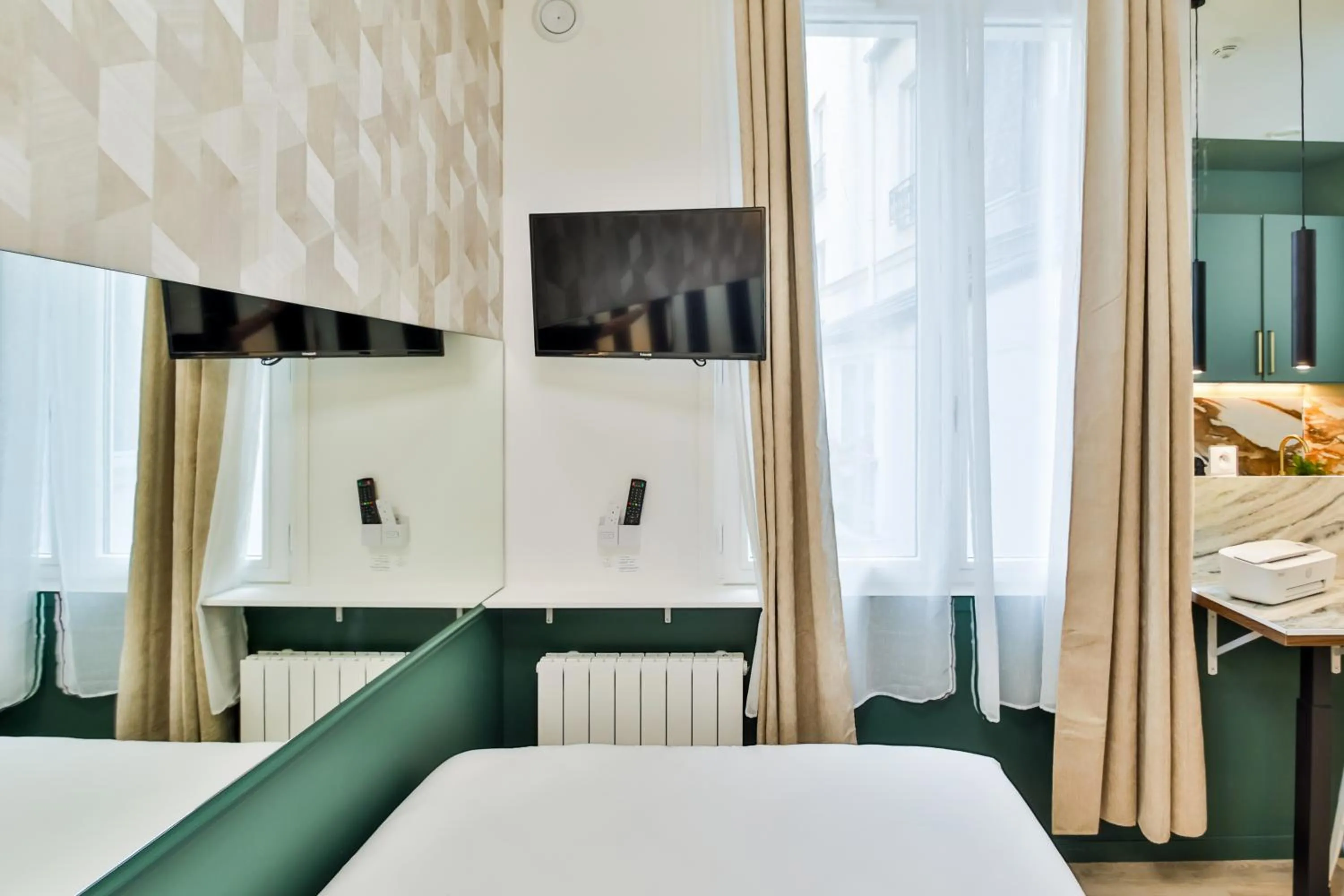 Bed in WS Louvre - Casanova