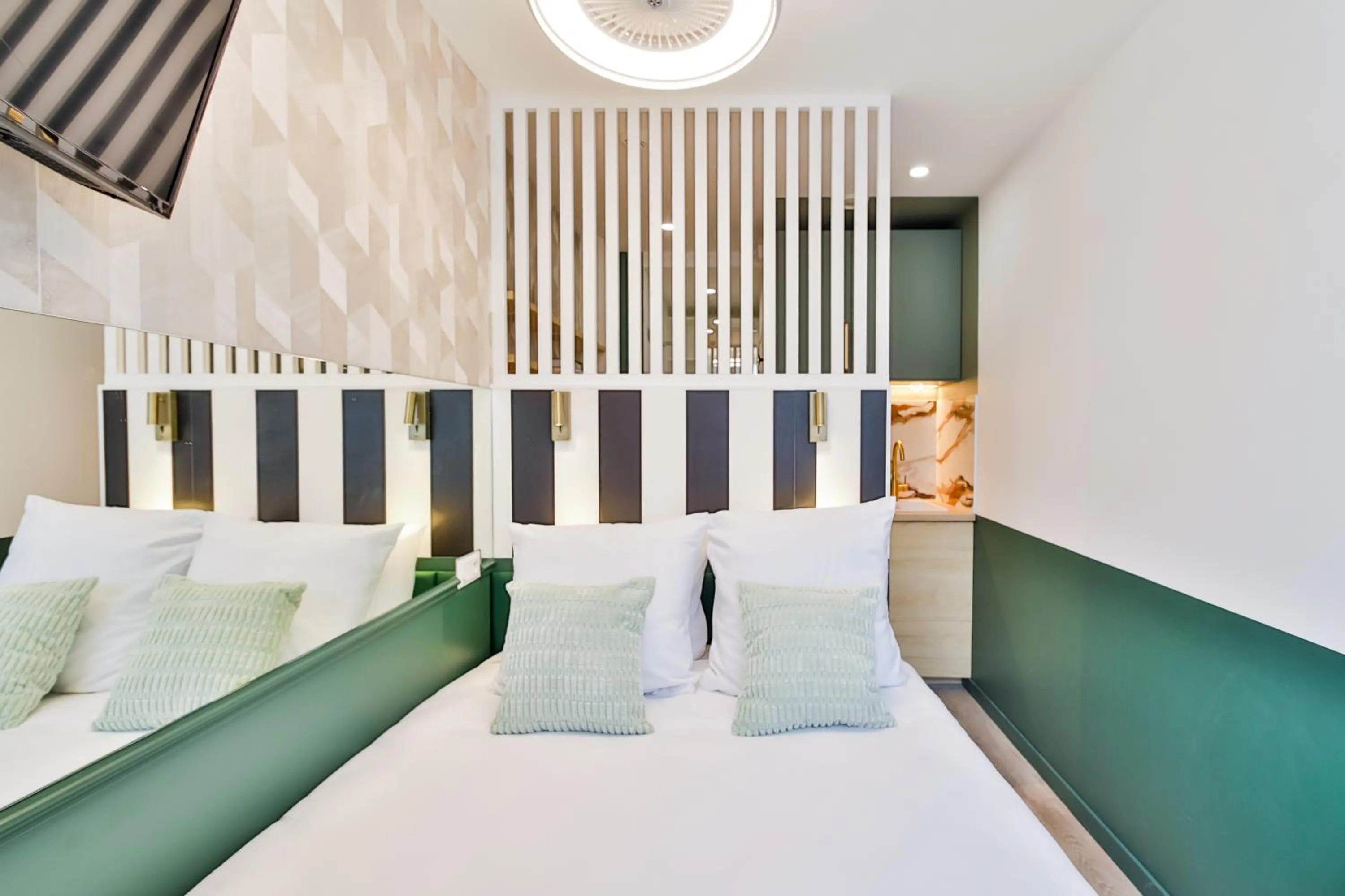 Bed in WS Louvre - Casanova