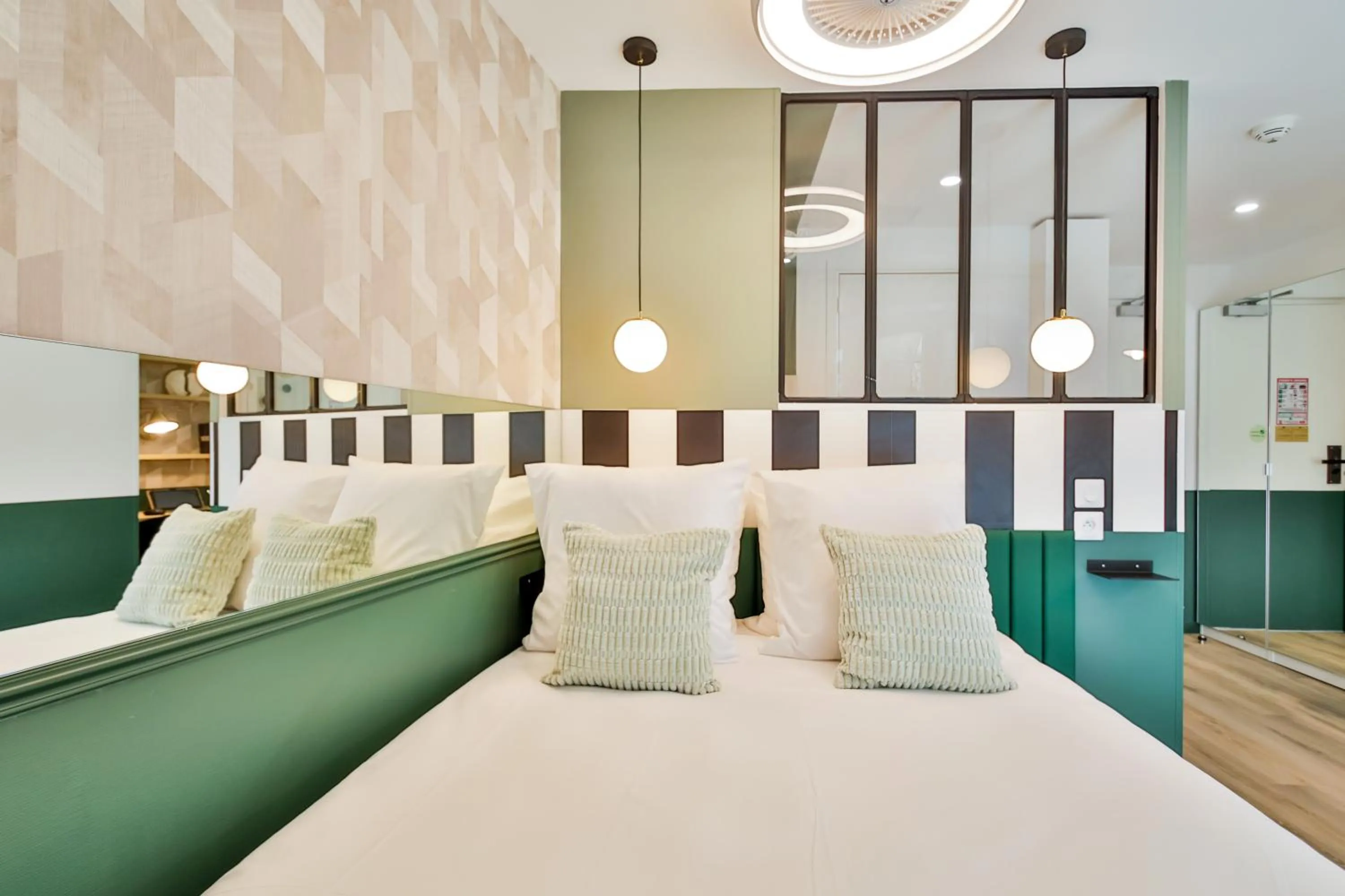 Bed in WS Louvre - Casanova