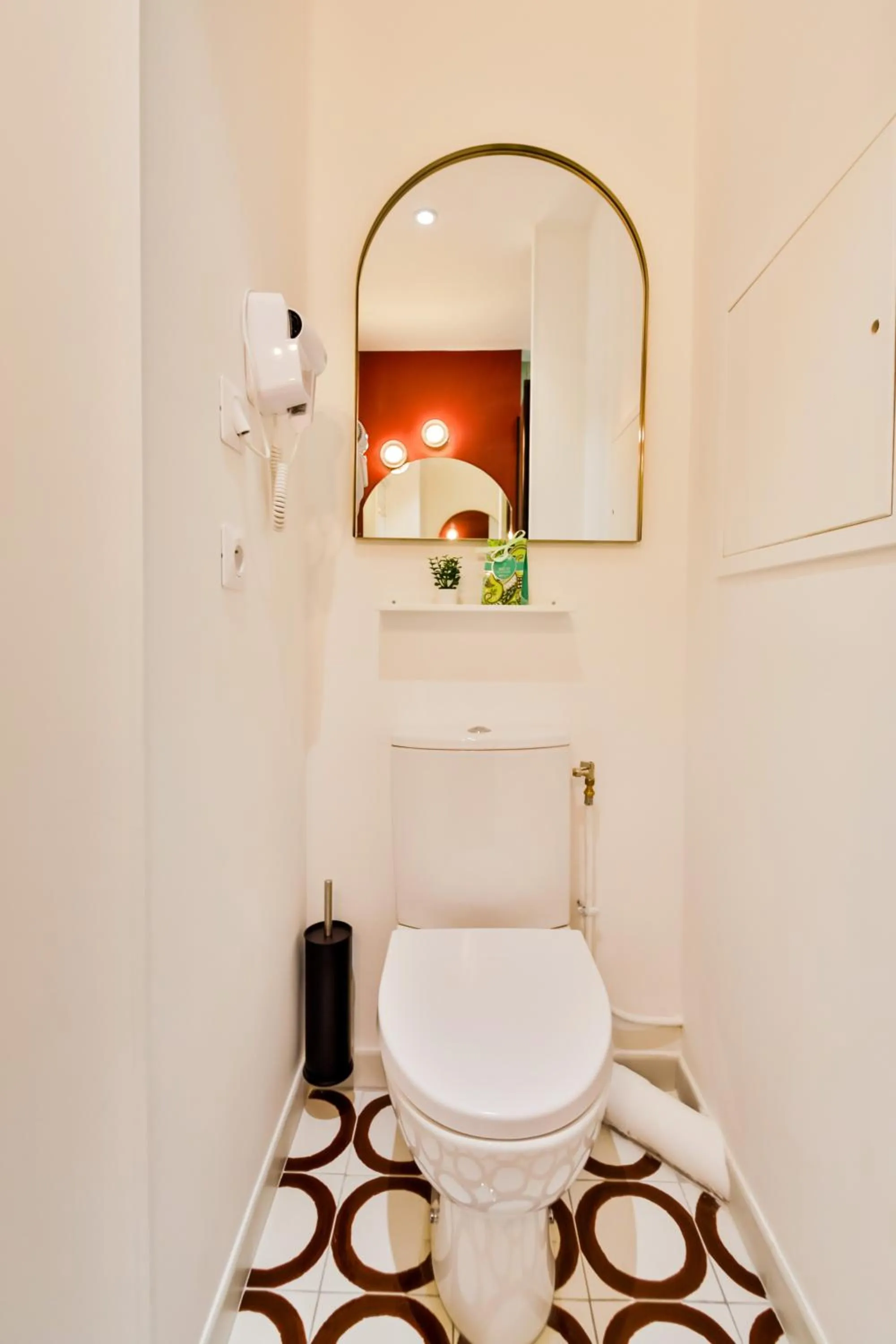 Toilet in WS Louvre - Casanova