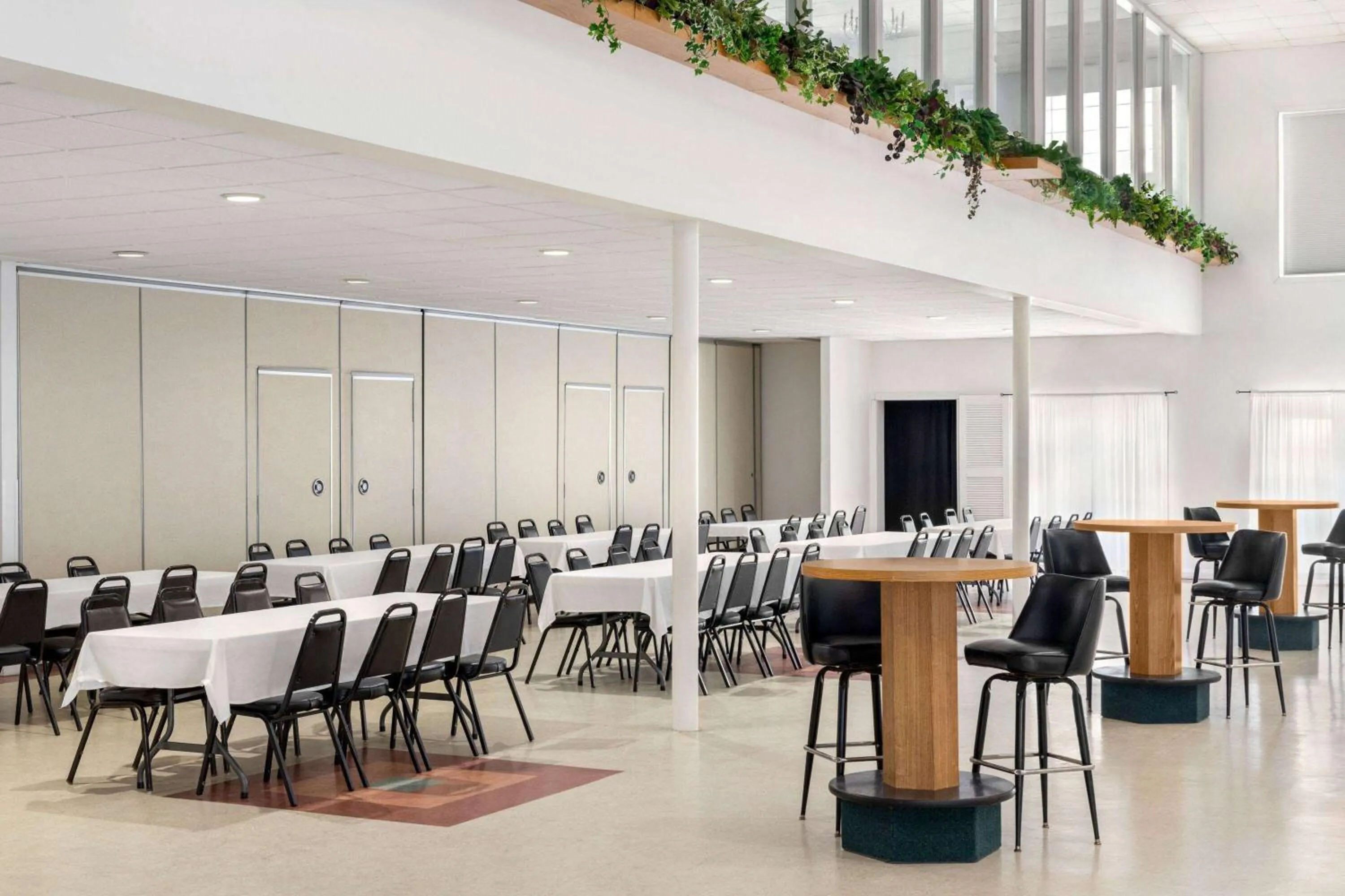 Banquet/Function facilities in Ramada by Wyndham Richland Center