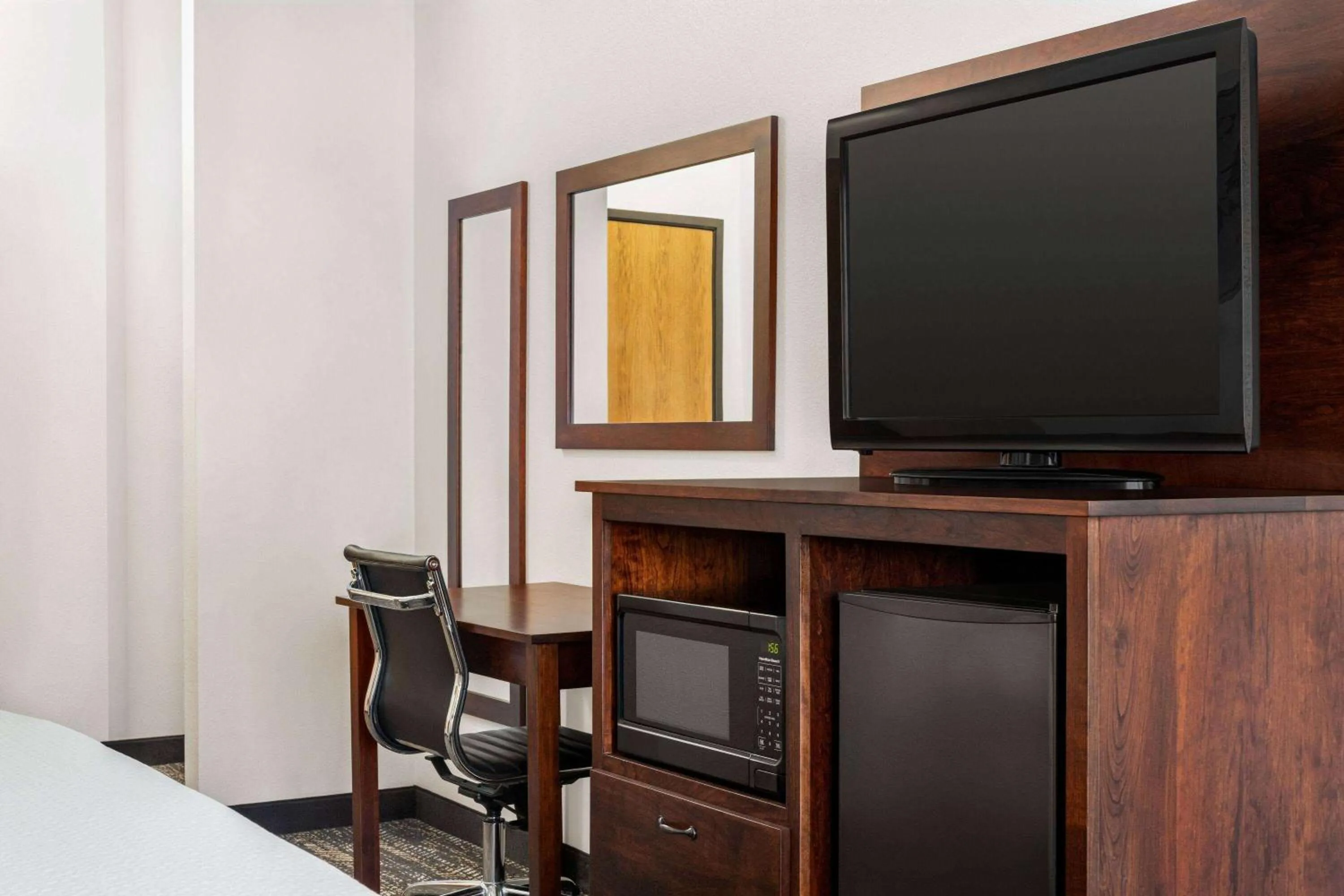 Photo of the whole room in Ramada by Wyndham Richland Center