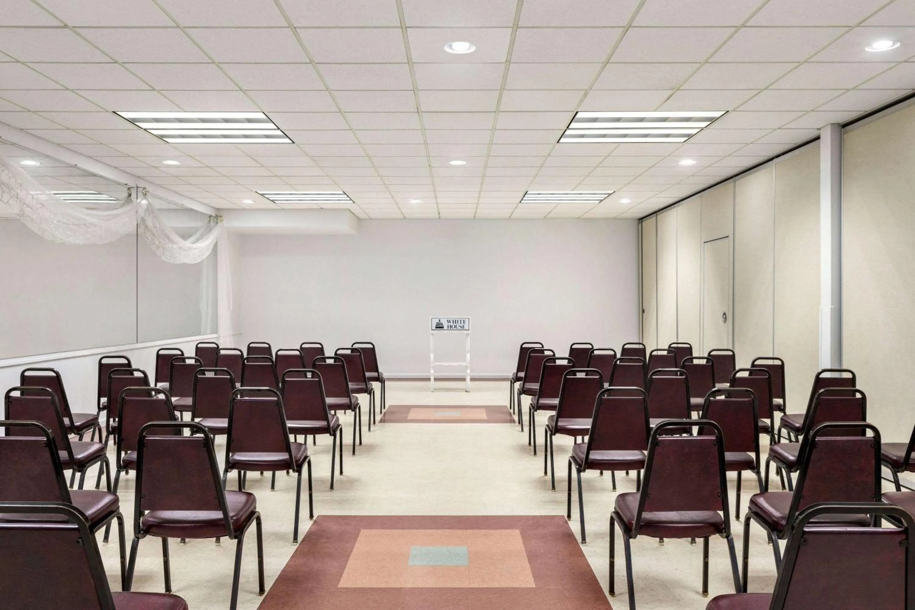 Meeting/conference room in Ramada by Wyndham Richland Center