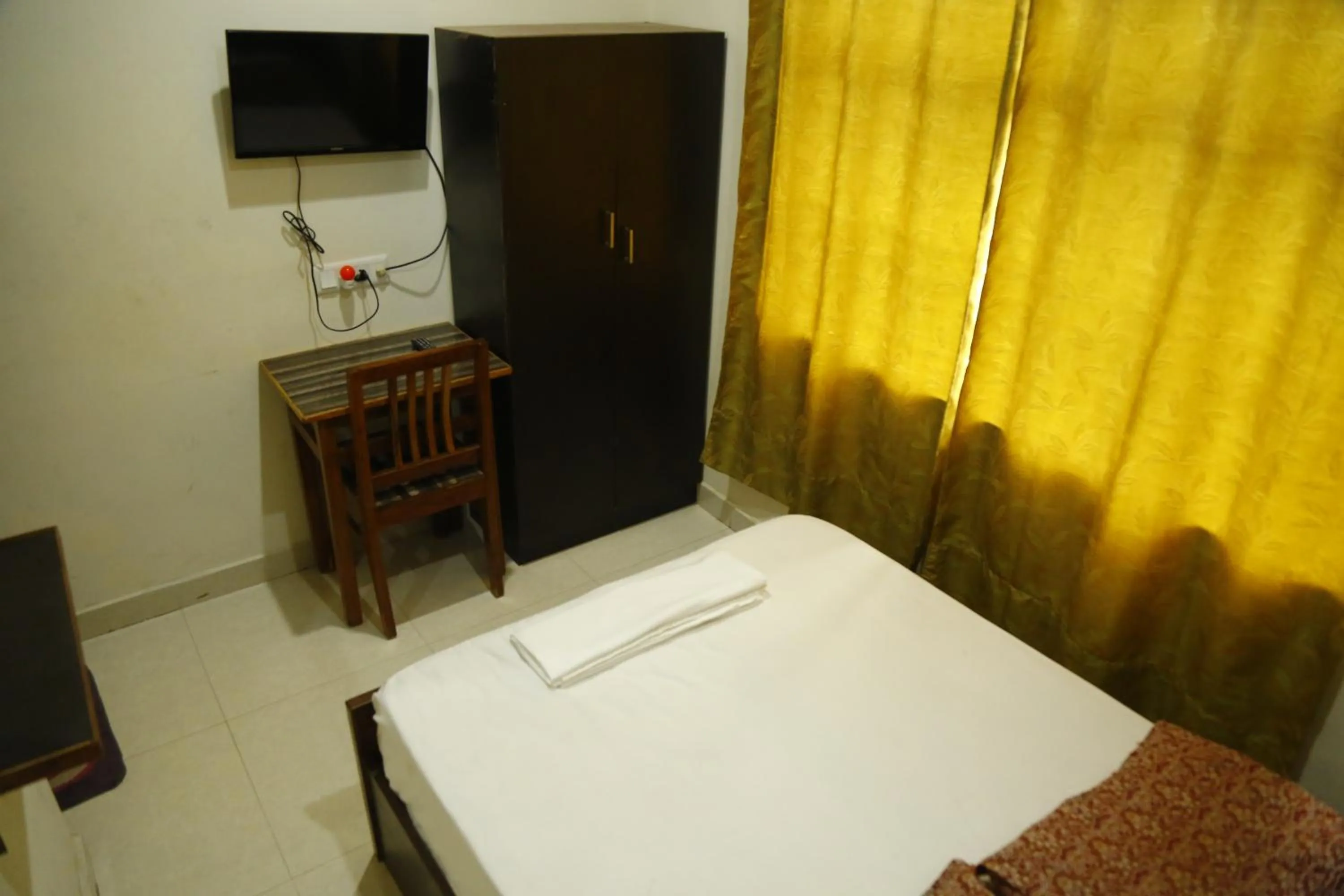 Bed in KPK Residency Arani