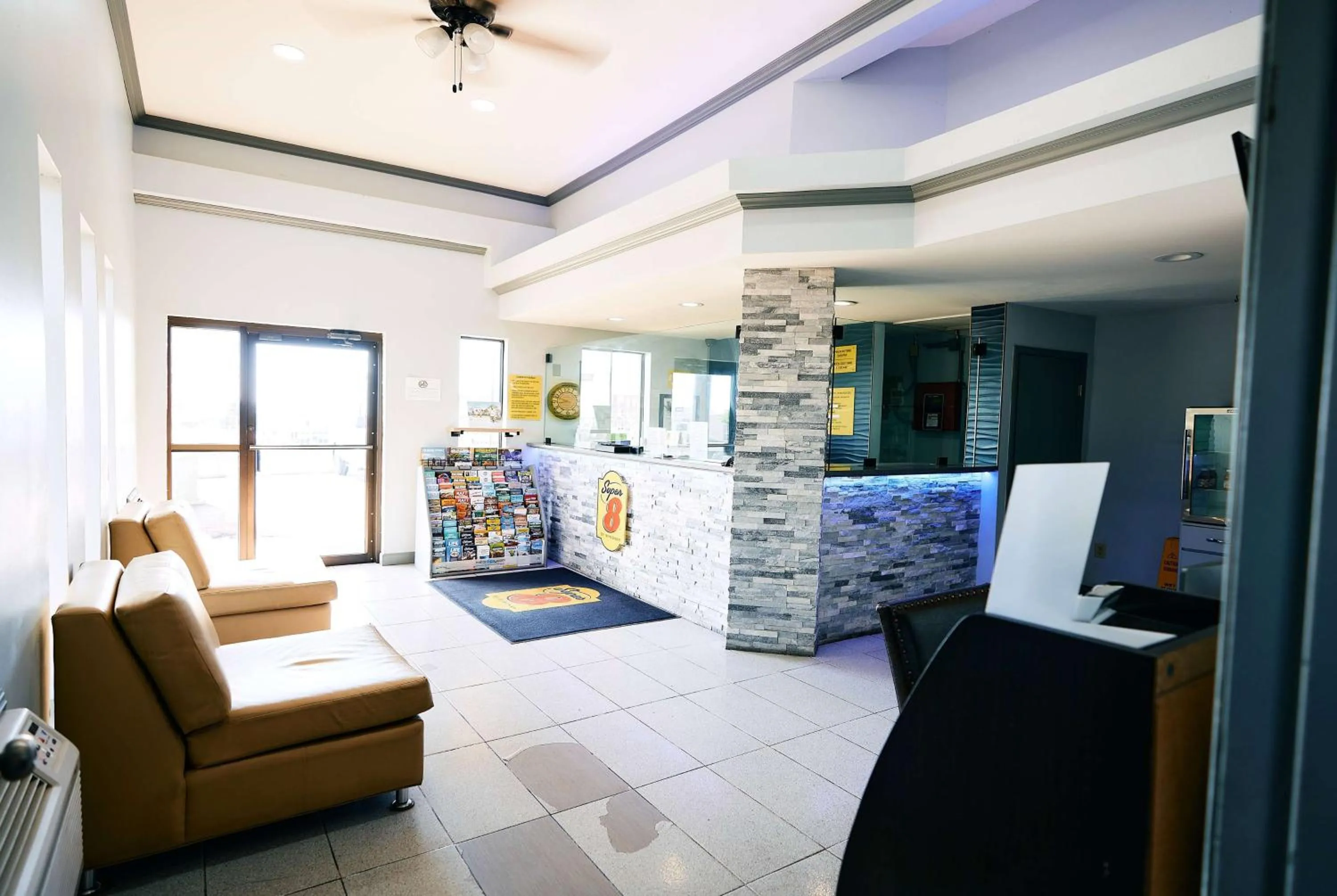 Lobby or reception in Super 8 by Wyndham Pueblo