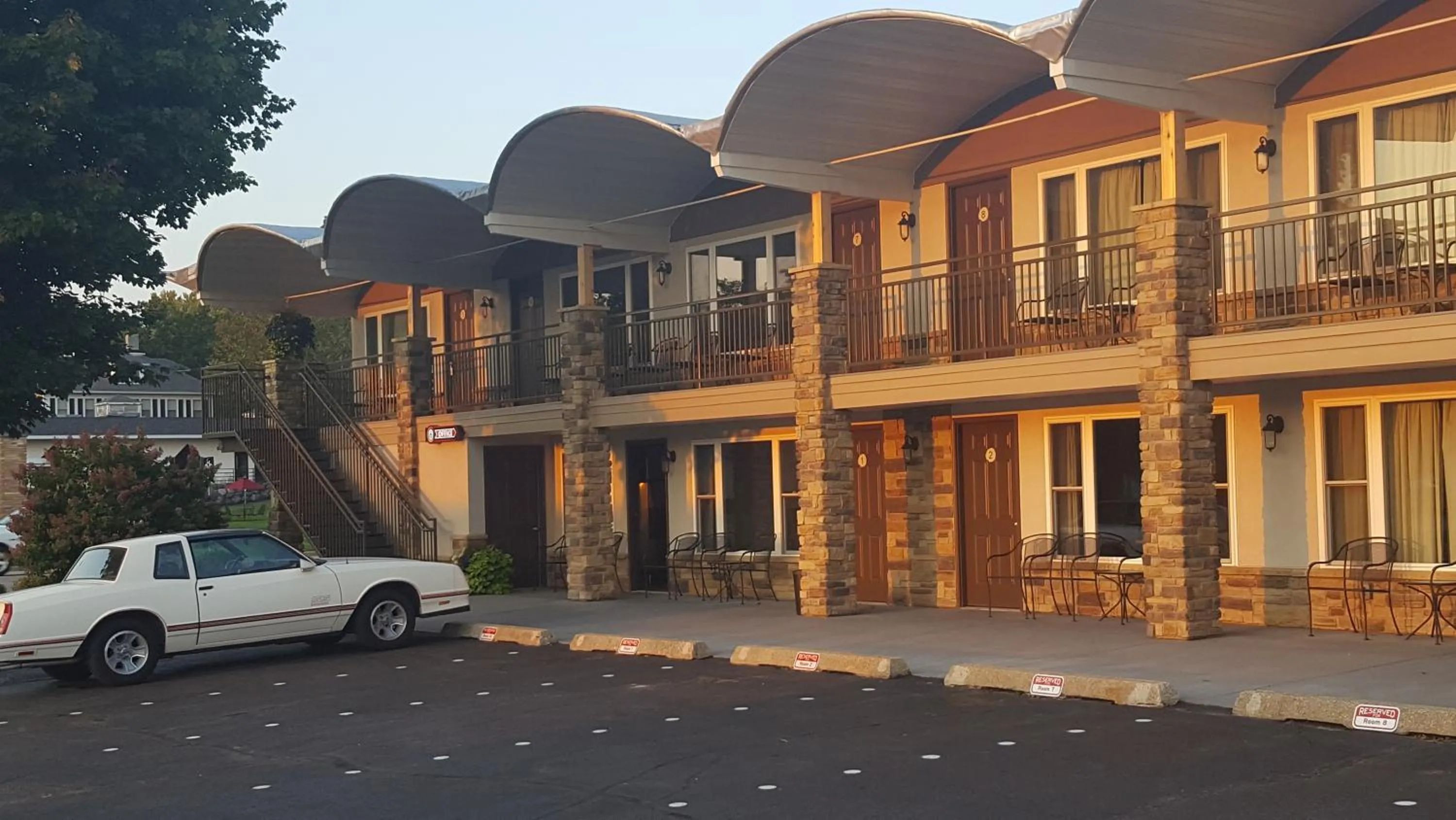 Black Hawk Motel & Suites