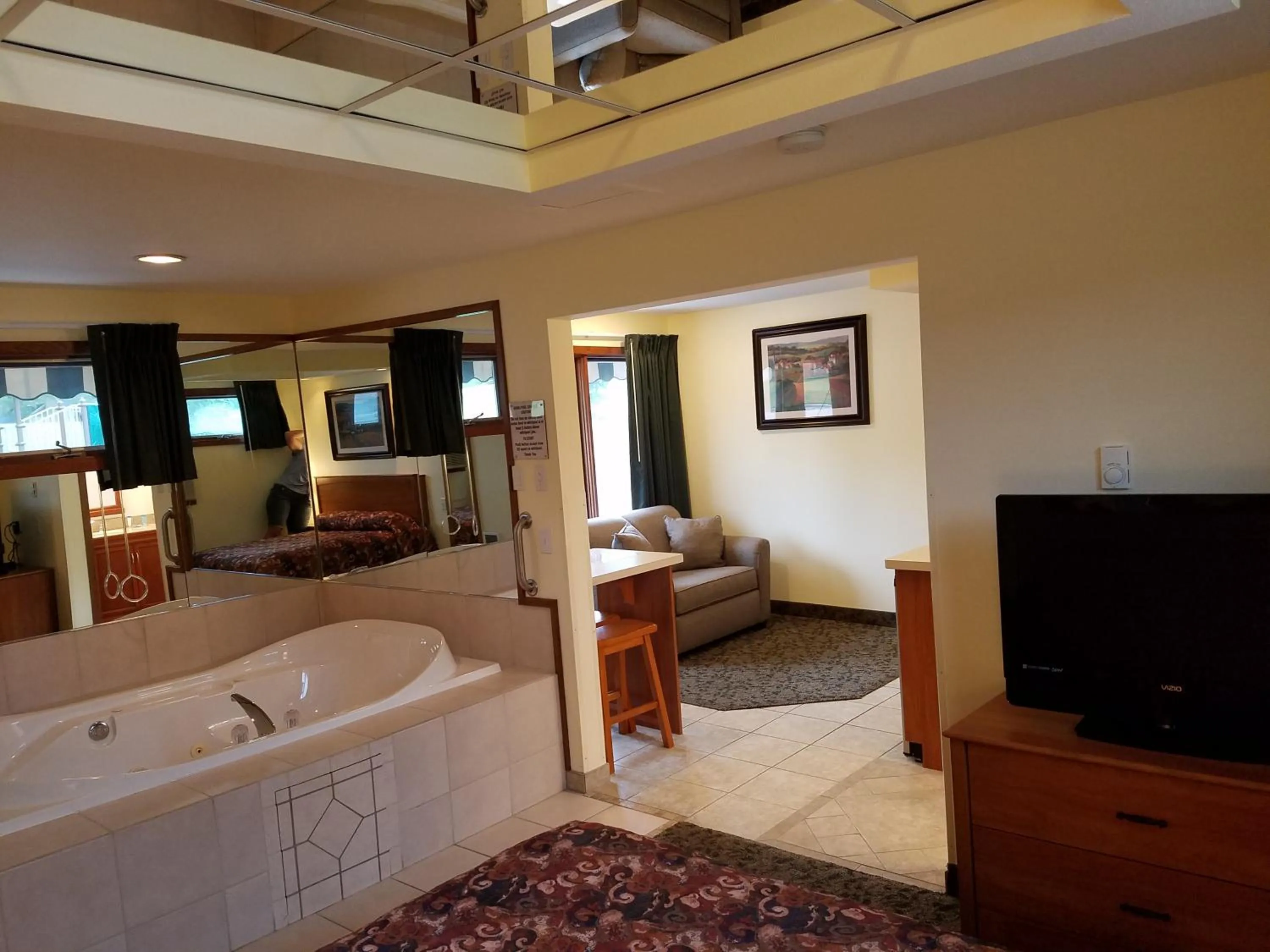 Bed in Black Hawk Motel & Suites