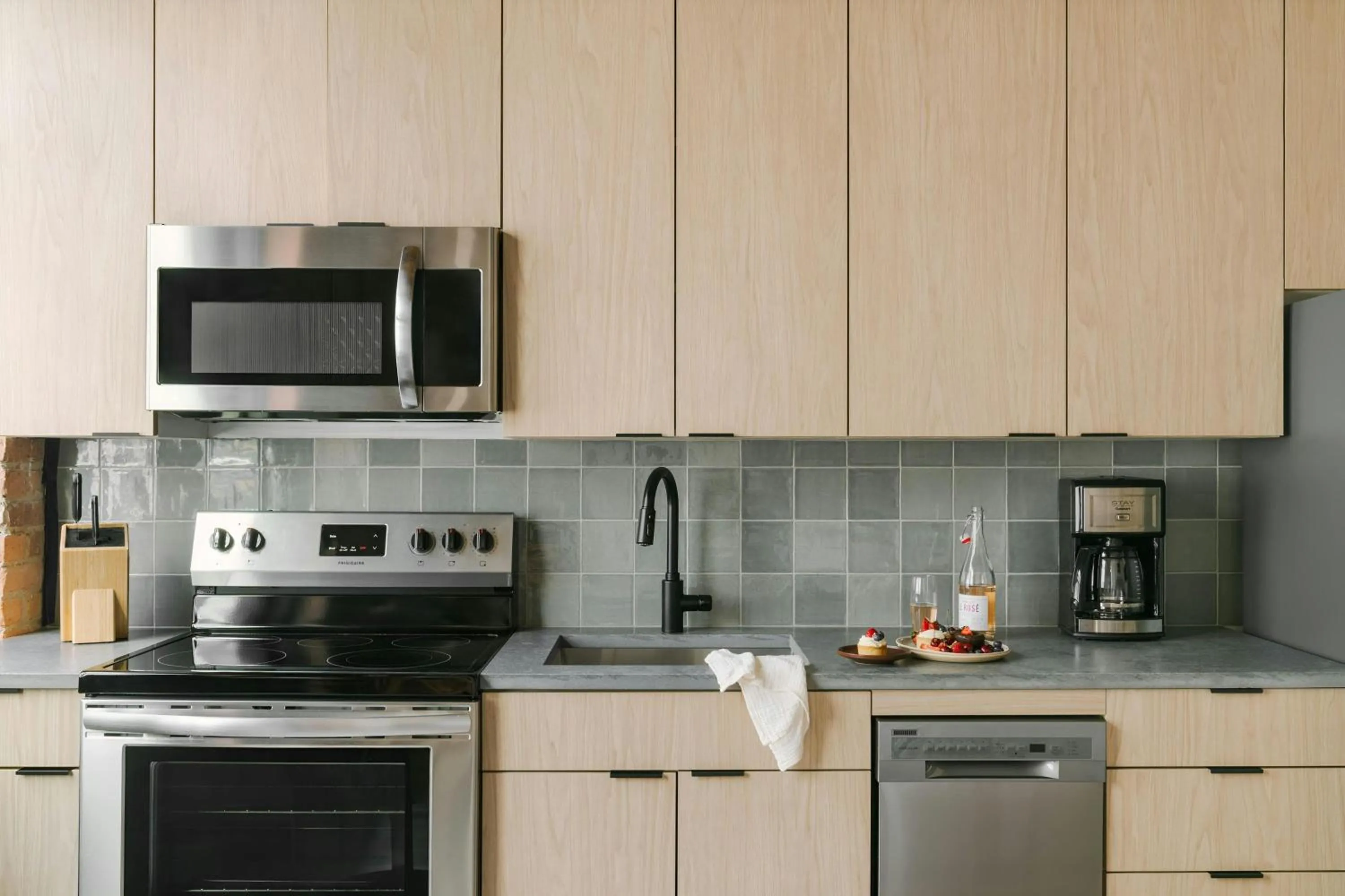 Kitchen or kitchenette in Sonder by Marriott Bonvoy The Burnham Apartments Loop