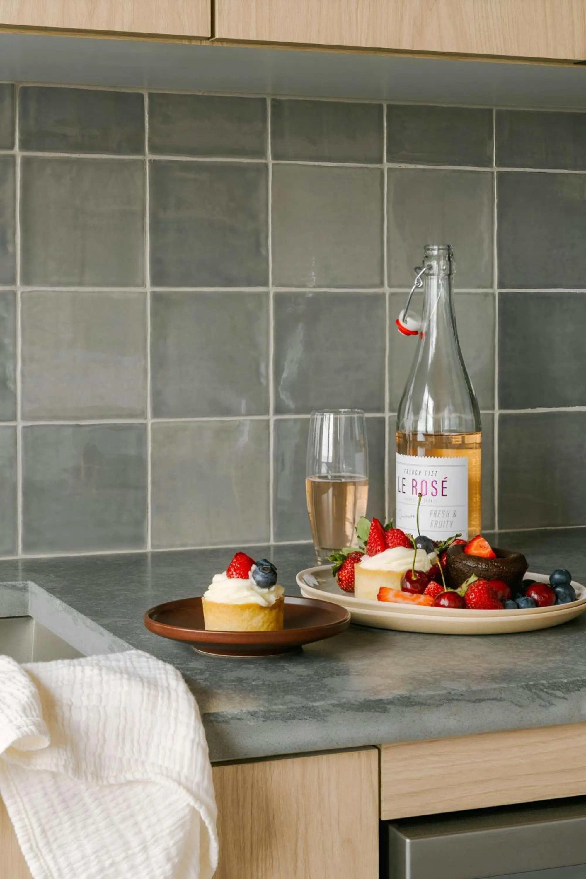 Kitchen or kitchenette in Sonder by Marriott Bonvoy The Burnham Apartments Loop