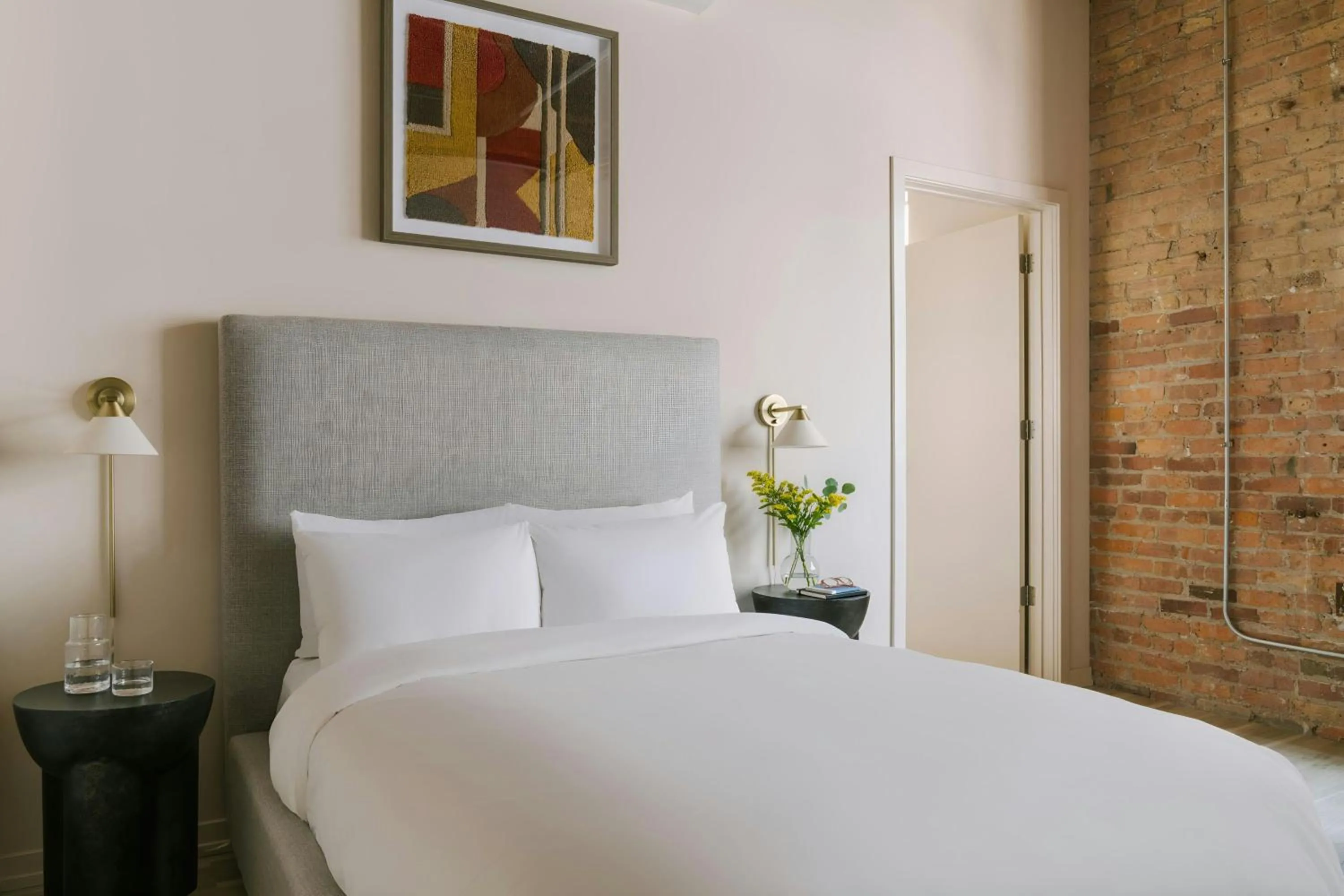 Bedroom, Bed in Sonder by Marriott Bonvoy The Burnham Apartments Loop