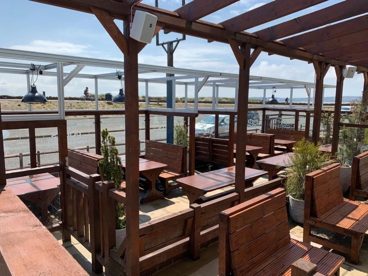 Patio in Hoopers Sandy Beach Guest Rooms