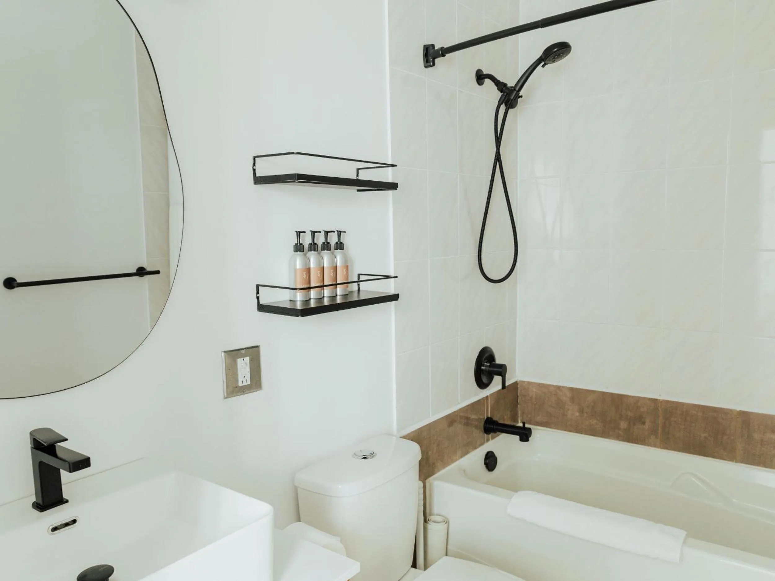 Bathroom in Ucluelet Wildwood Inn