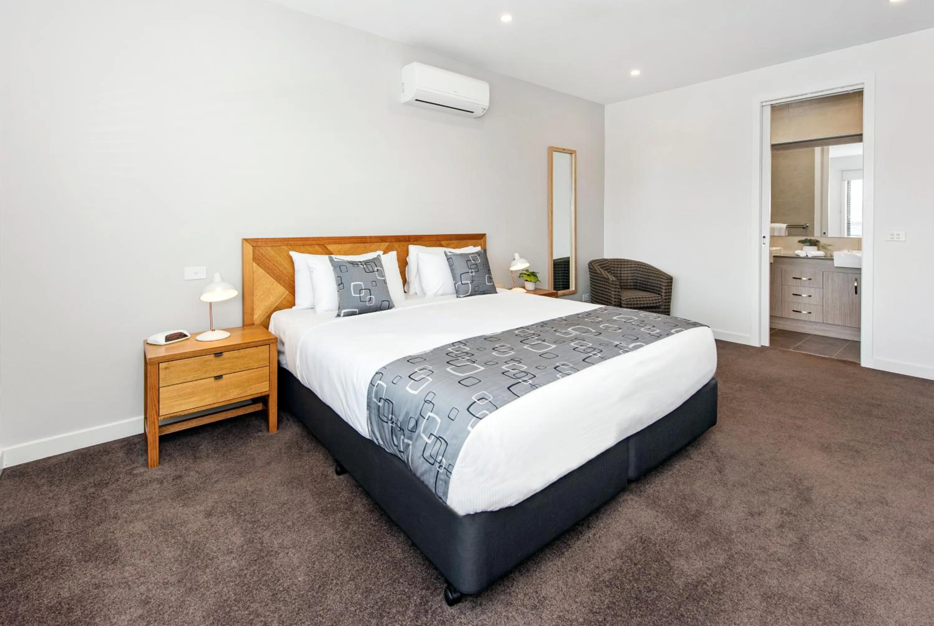 Bedroom, Bed in Fawkner Executive Suites & Serviced Apartments