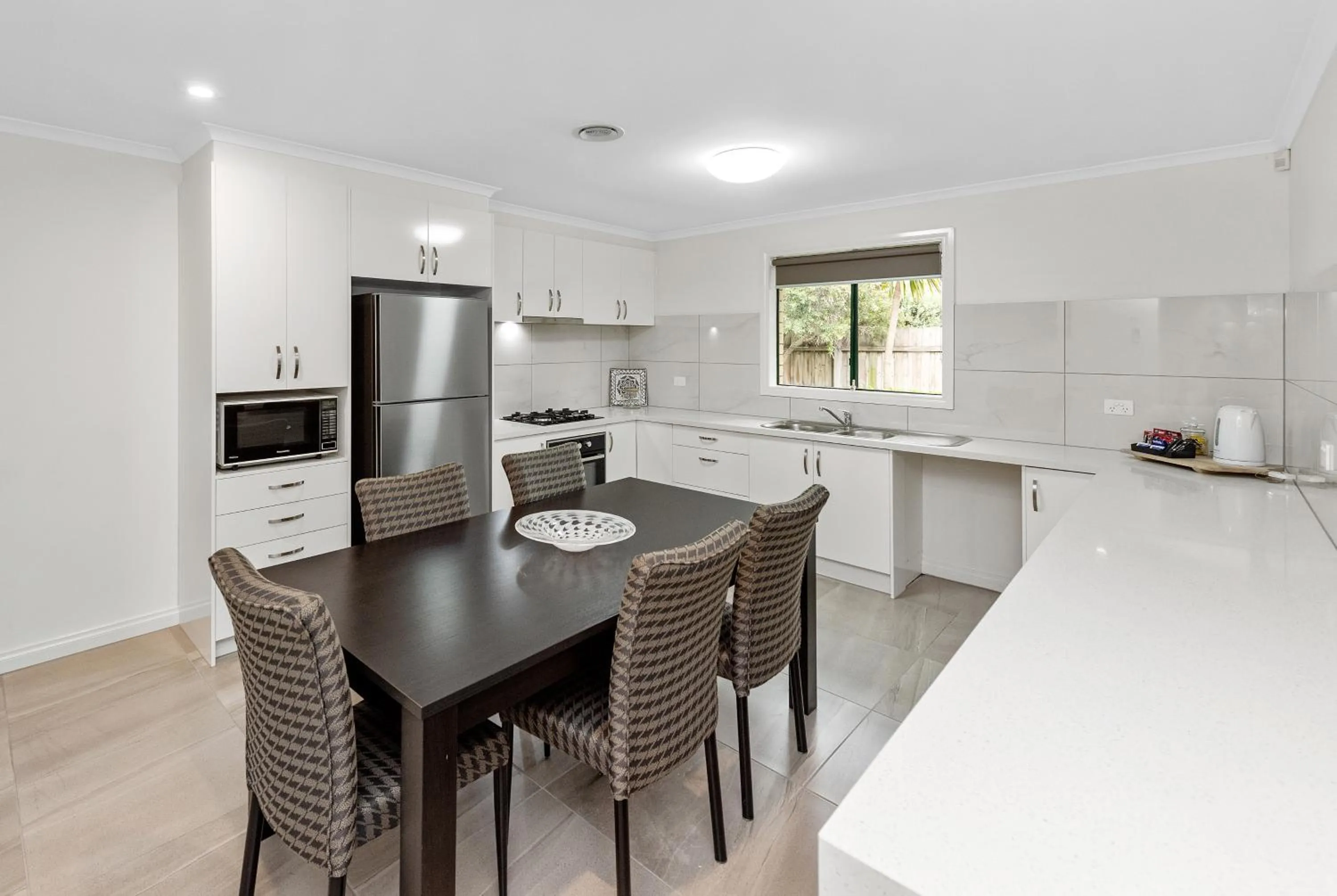 Kitchen or kitchenette in Fawkner Executive Suites & Serviced Apartments
