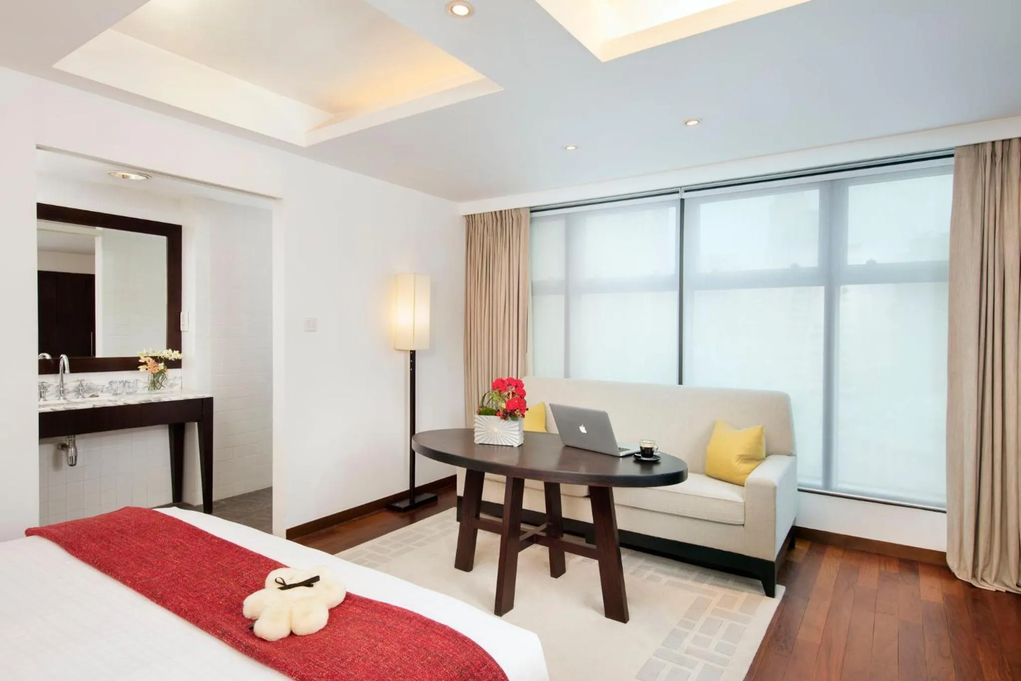 Photo of the whole room, Bed in Shama Central