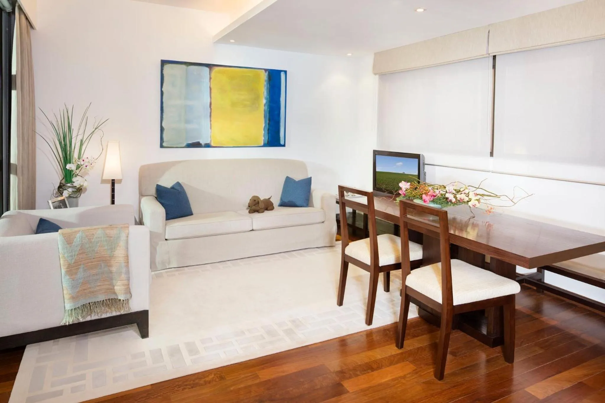 Photo of the whole room in Shama Central