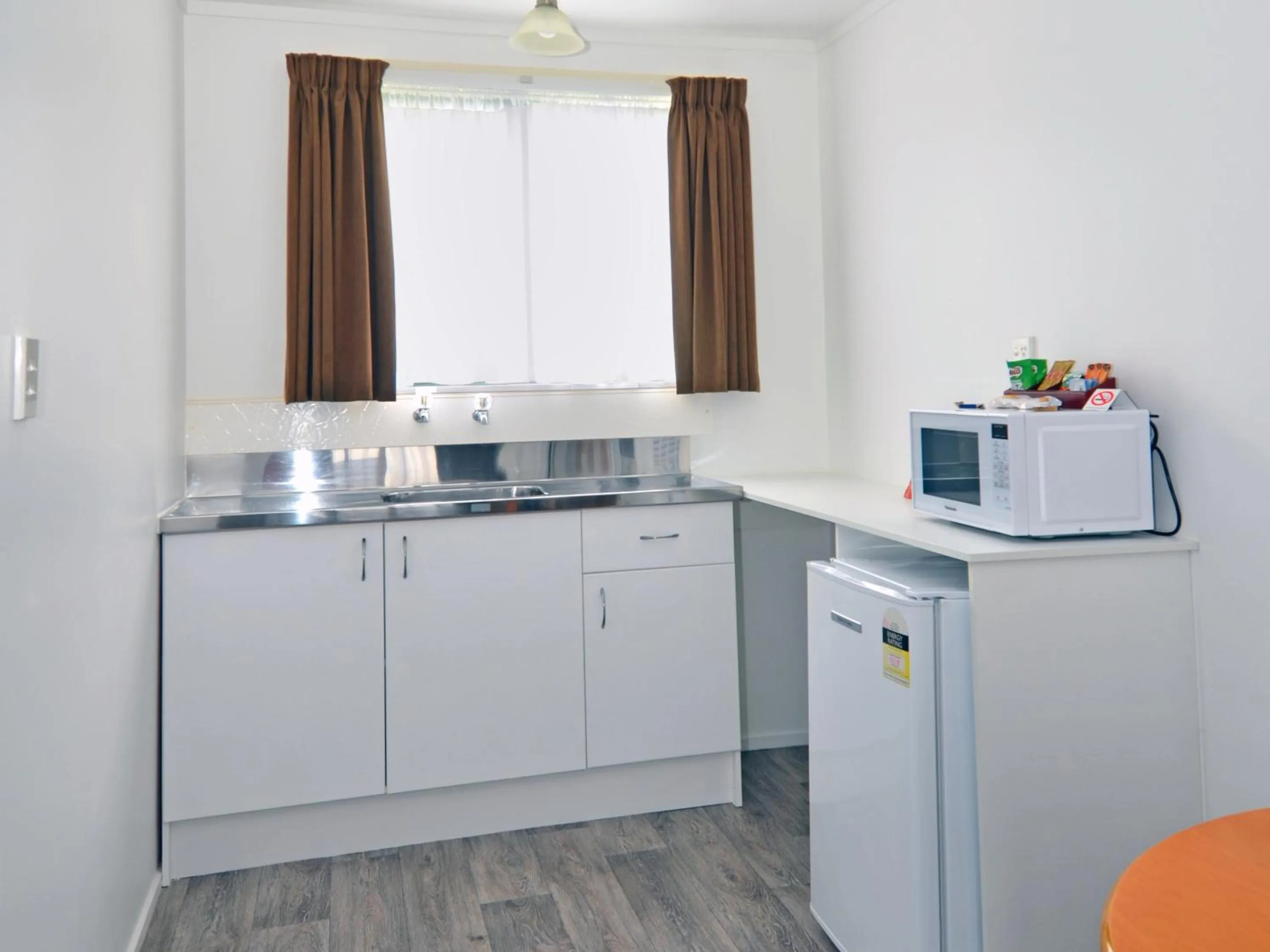 Coffee/tea facilities in Celtic Motel