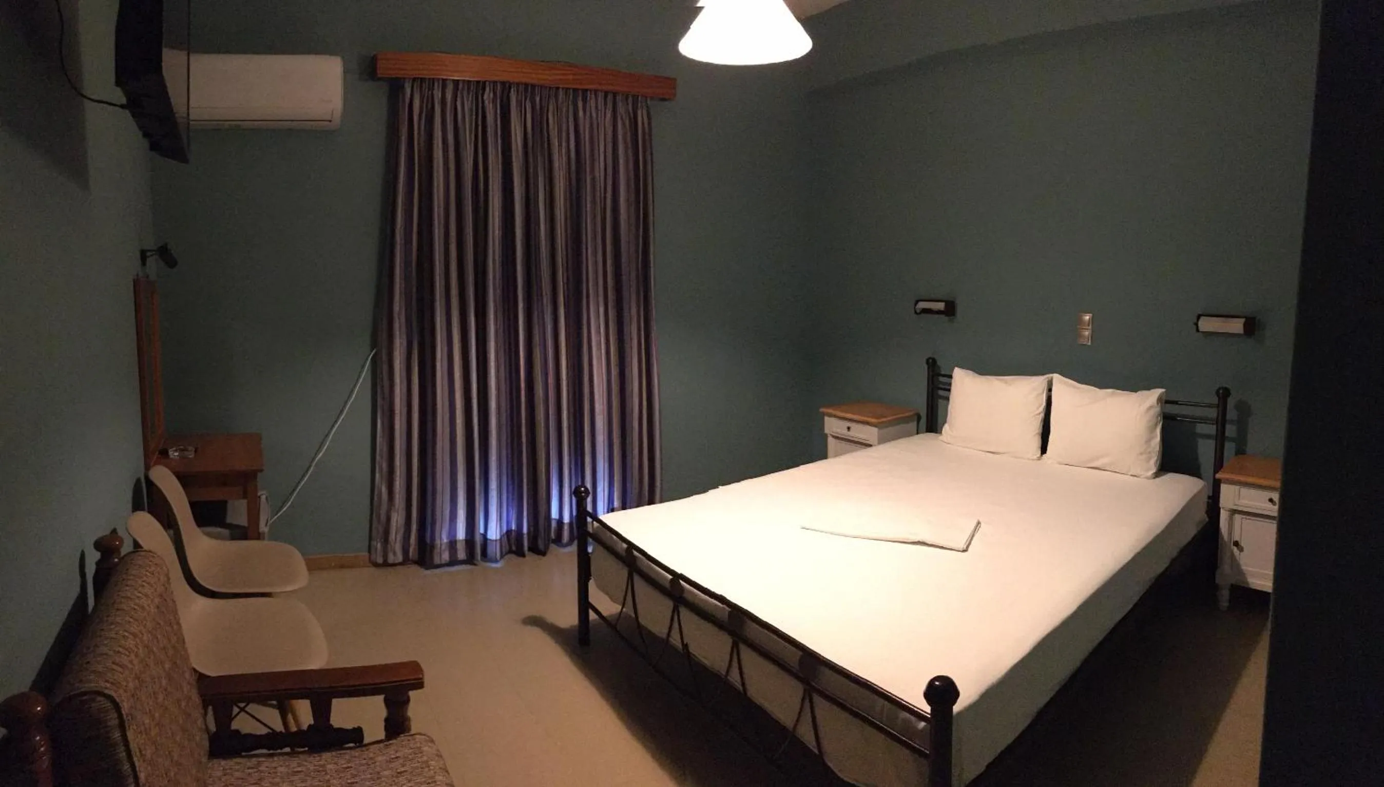 Bedroom, Bed in Artemis