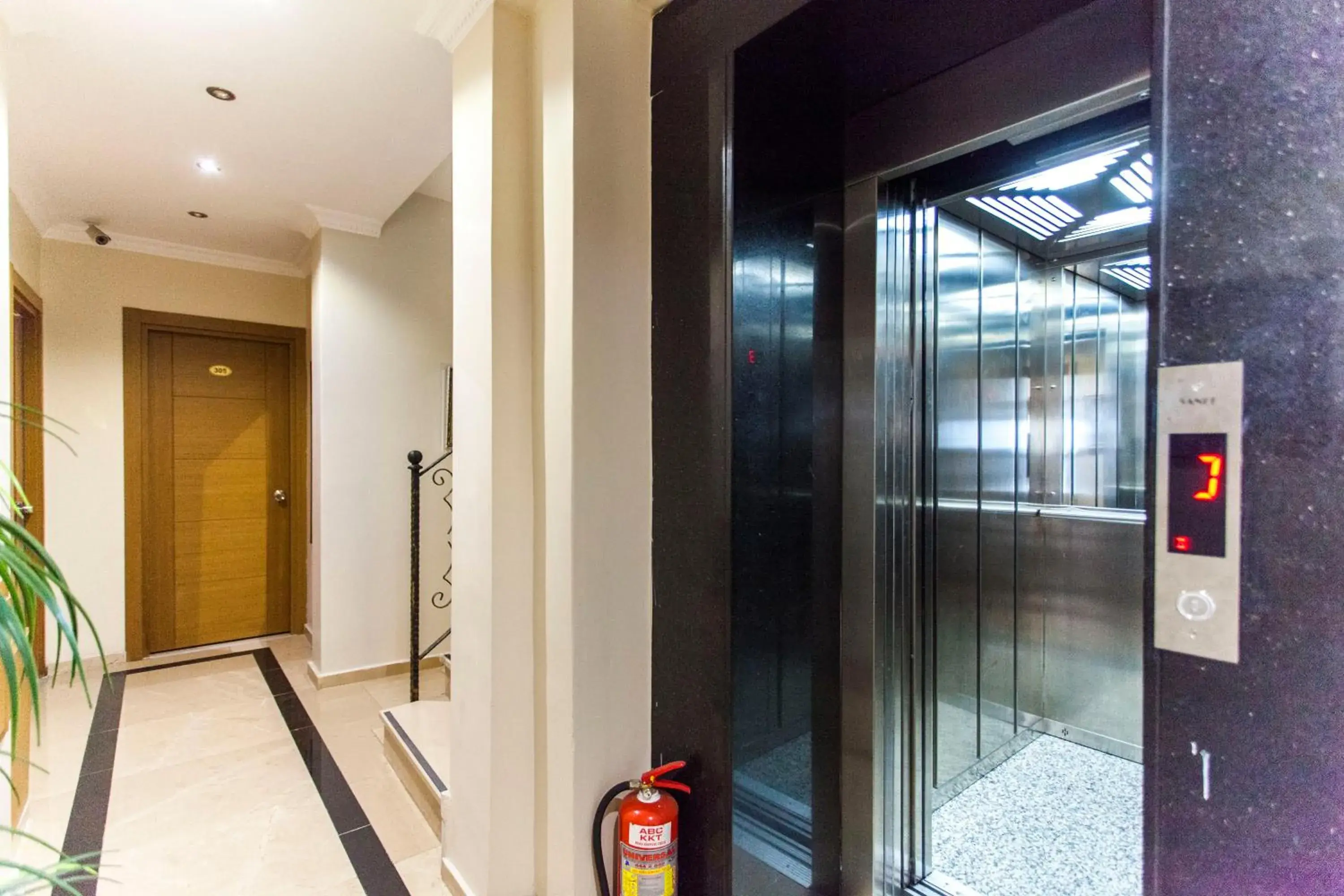 Deluxe Twin Room in Pera Life Deluxe Twin Room in Pera Life