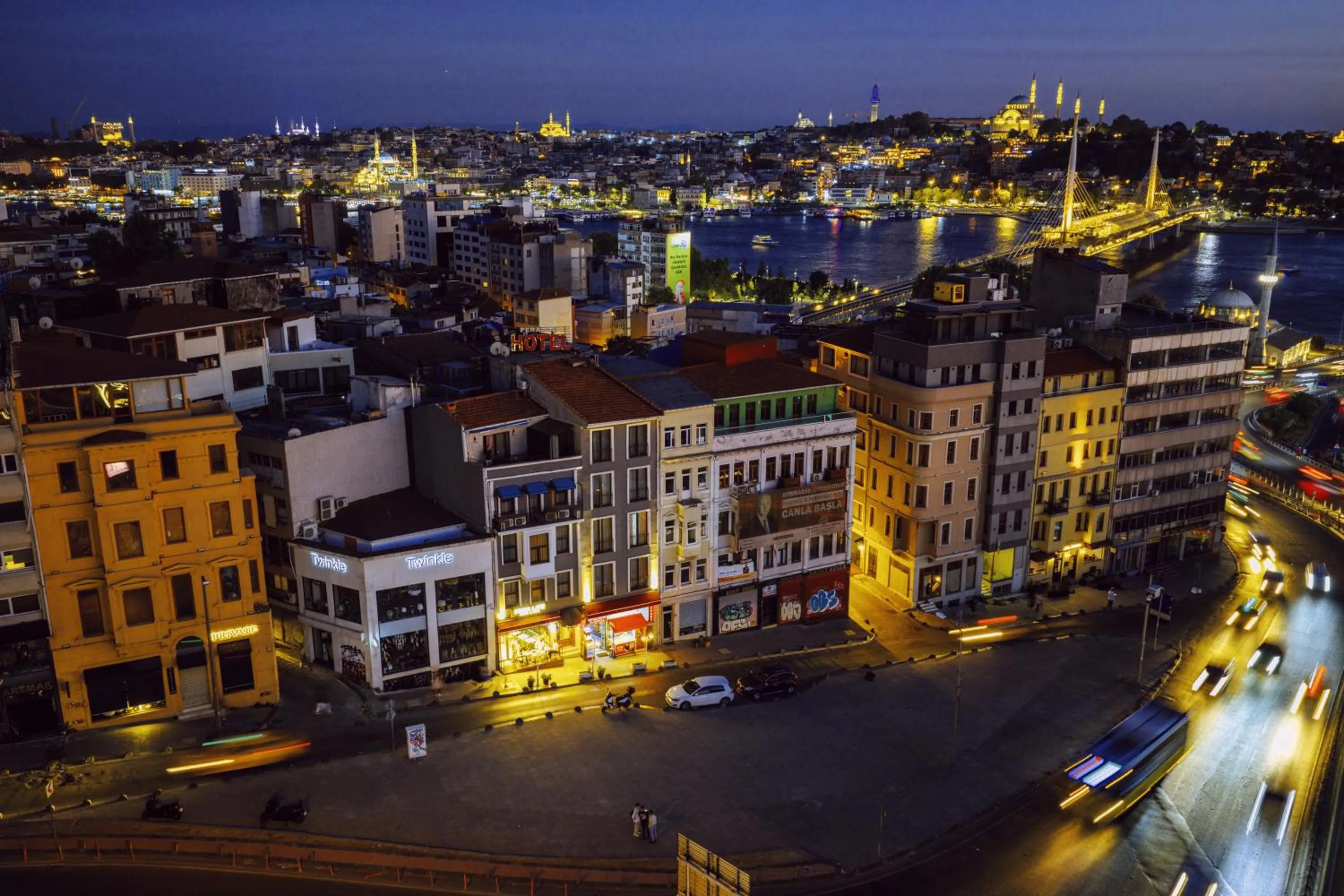 Property building in Pera Life