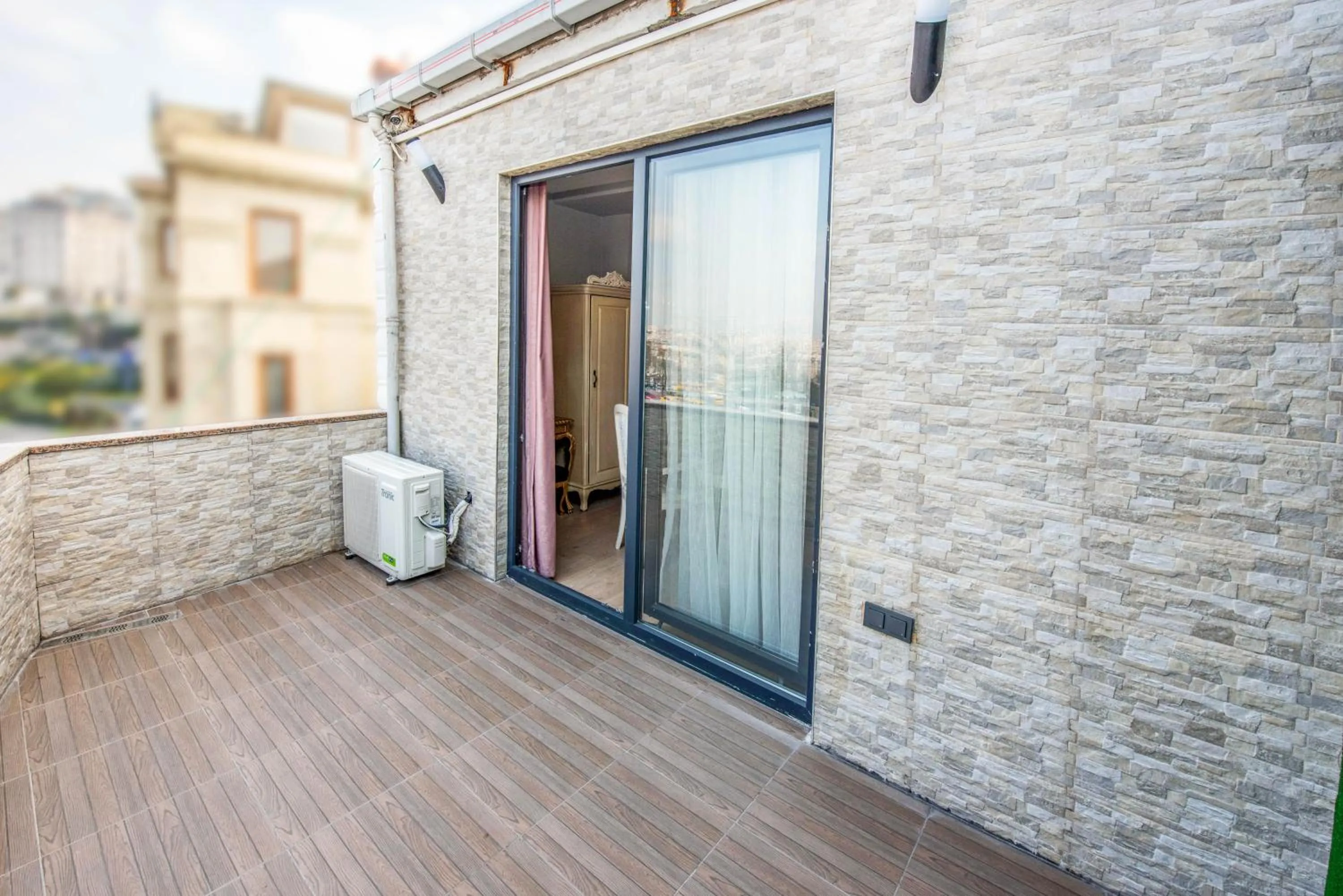 Property building in Pera Life