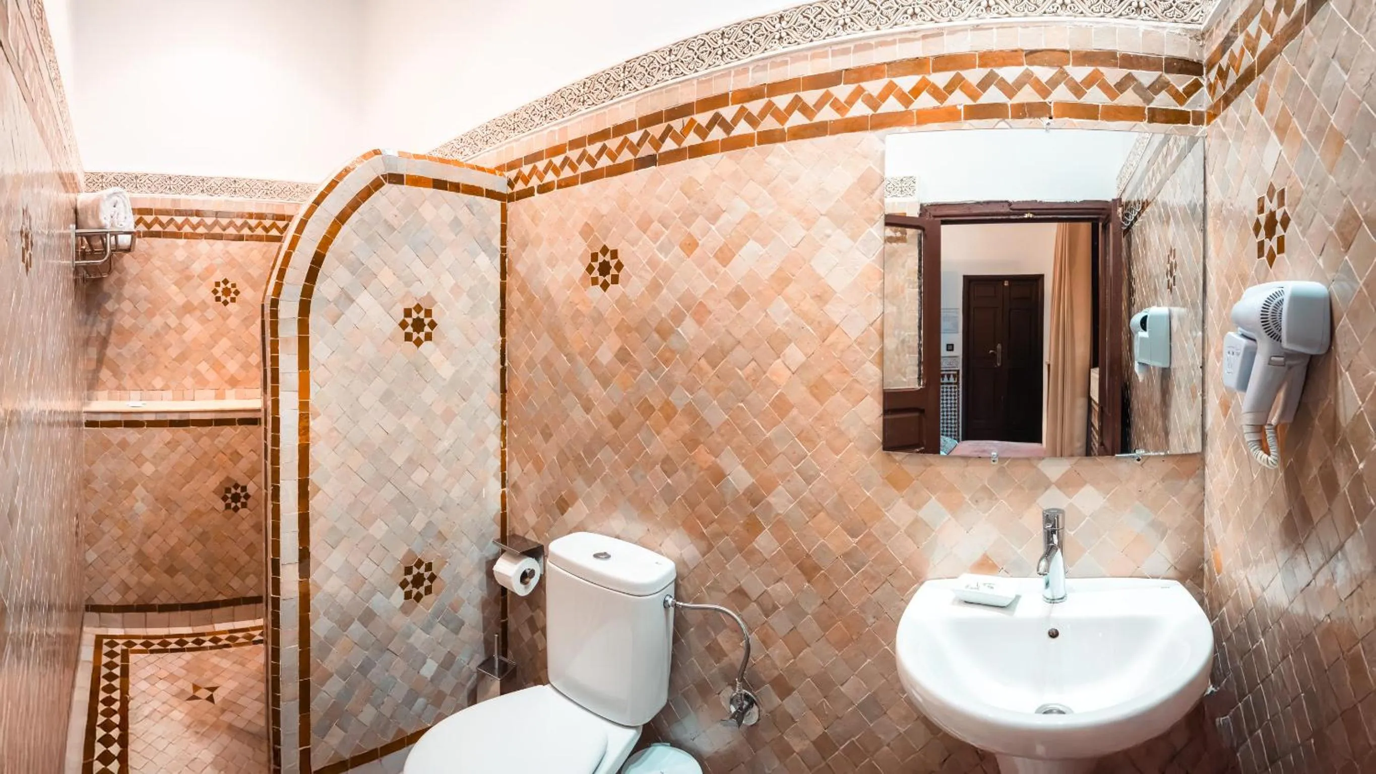 Bathroom in Riad Fes Ziyat & Spa