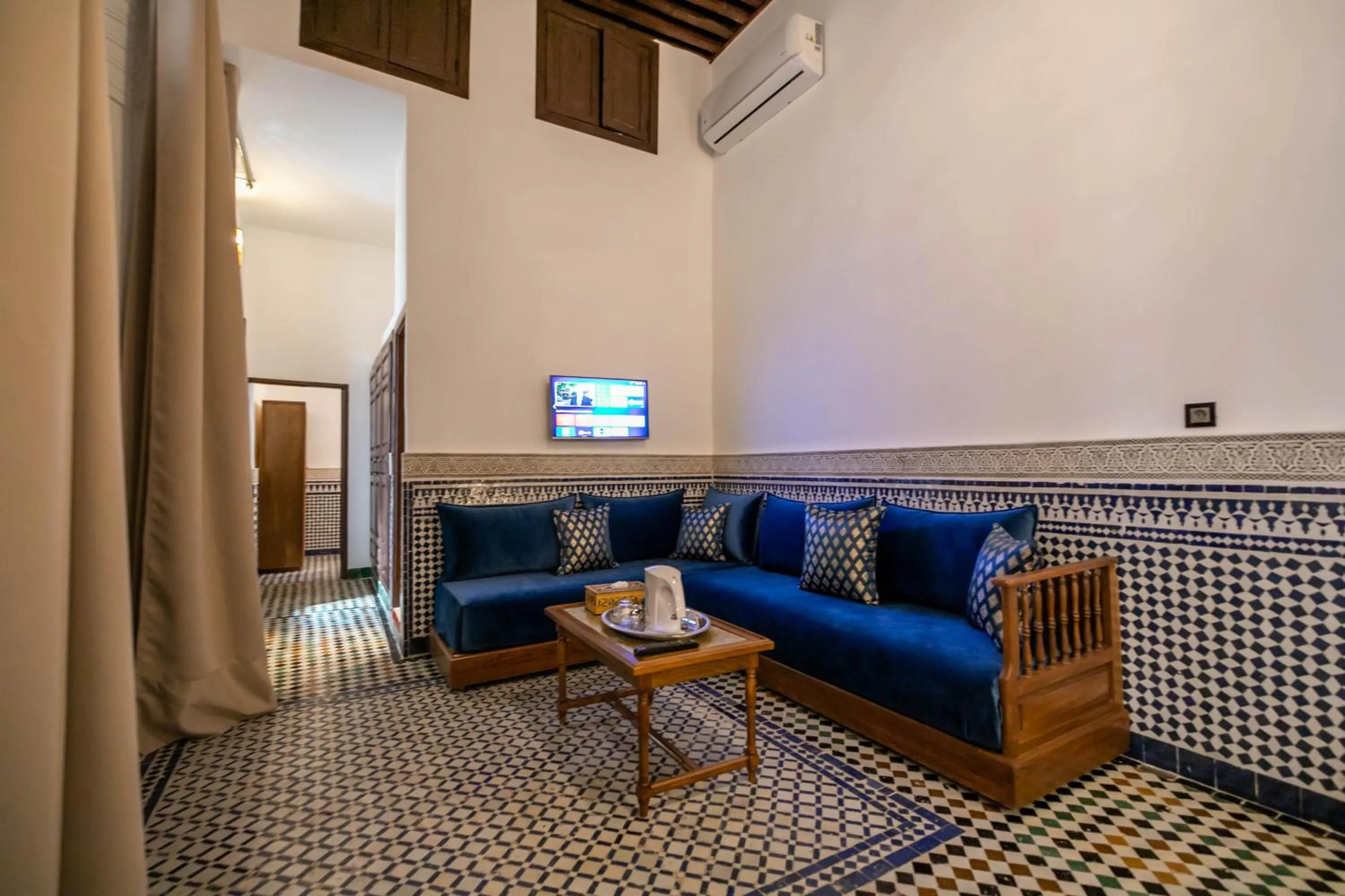 TV and multimedia in Riad Fes Ziyat & Spa
