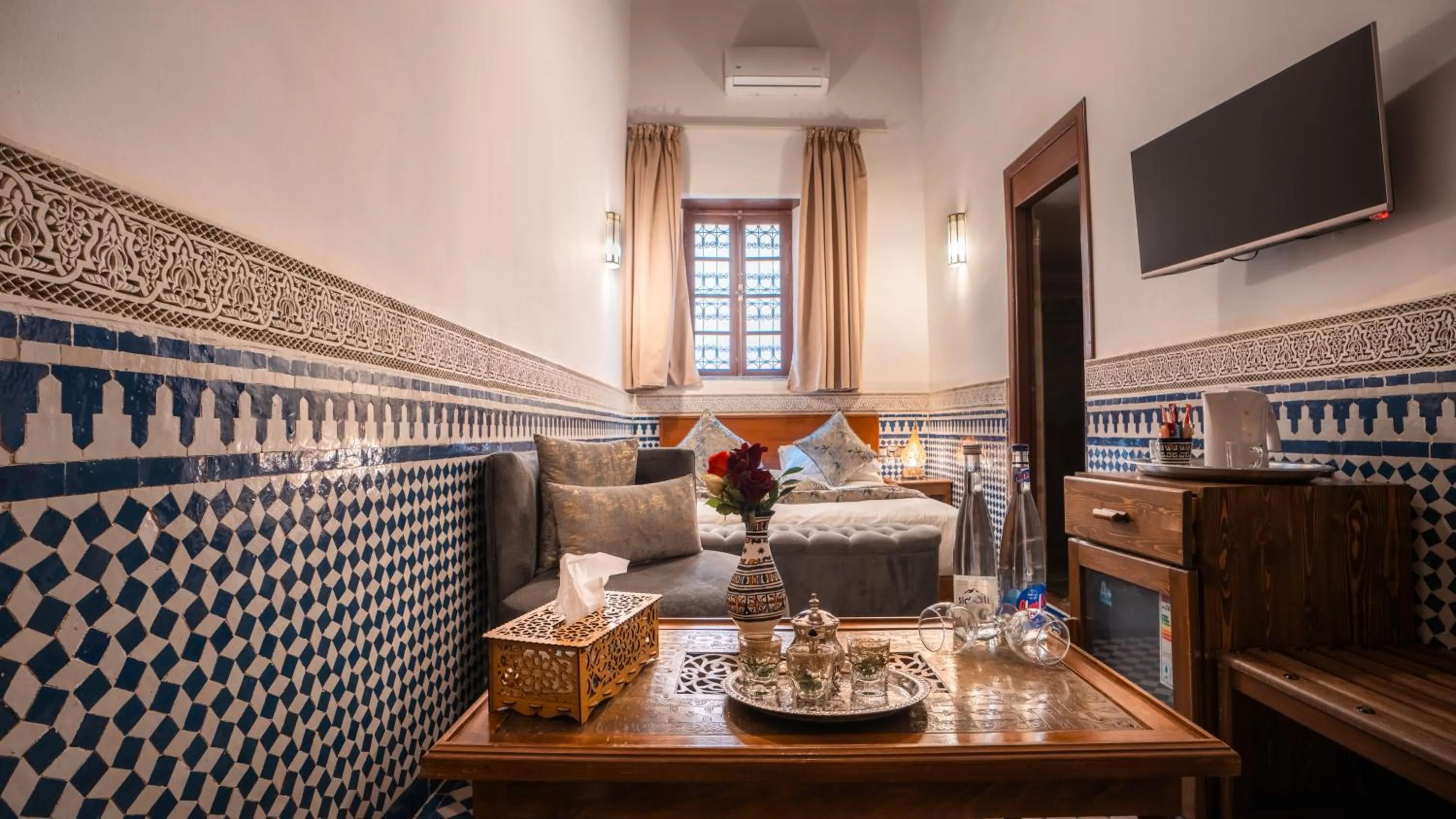 Photo of the whole room, Bed in Riad Fes Ziyat & Spa