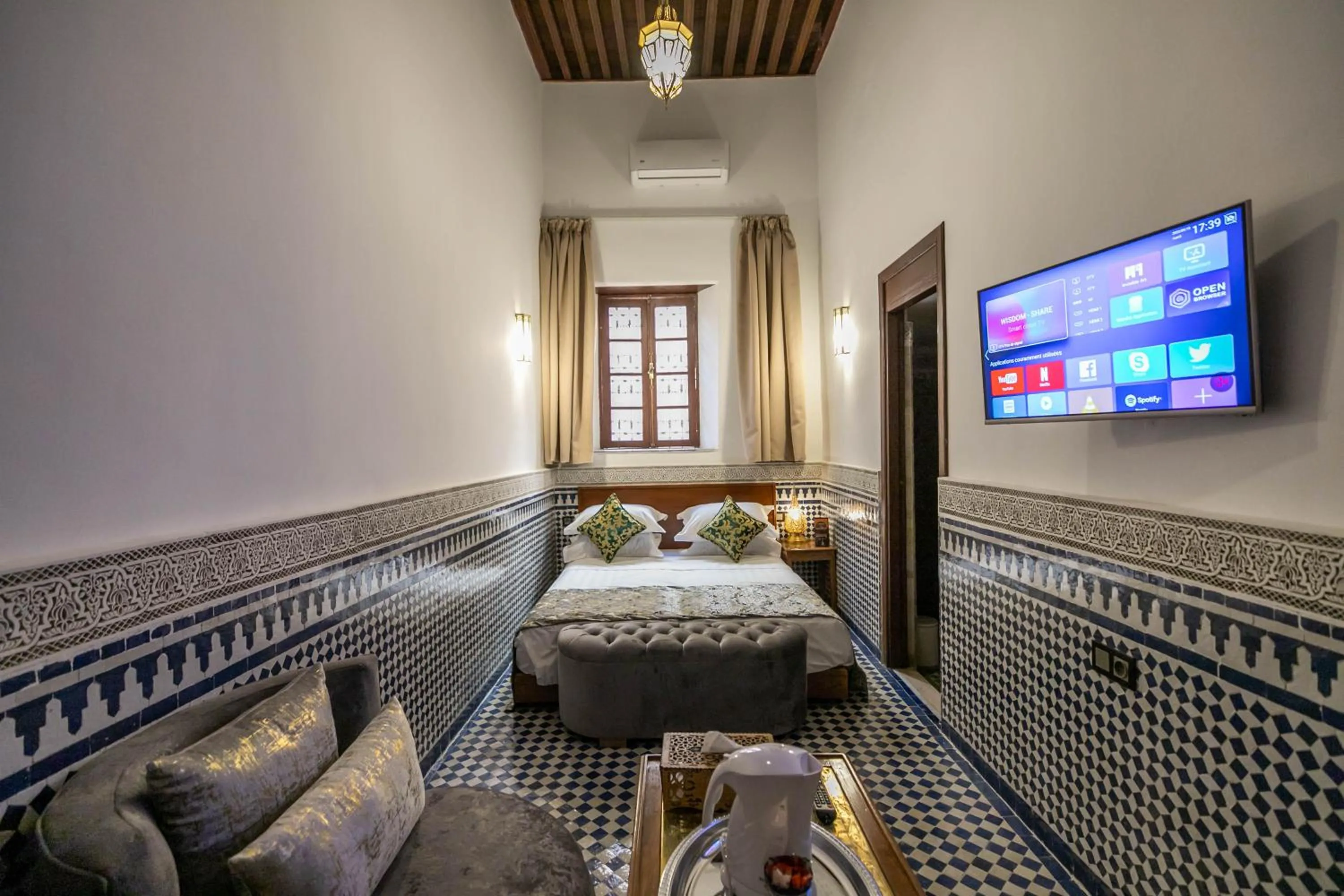 Photo of the whole room, Bed in Riad Fes Ziyat & Spa