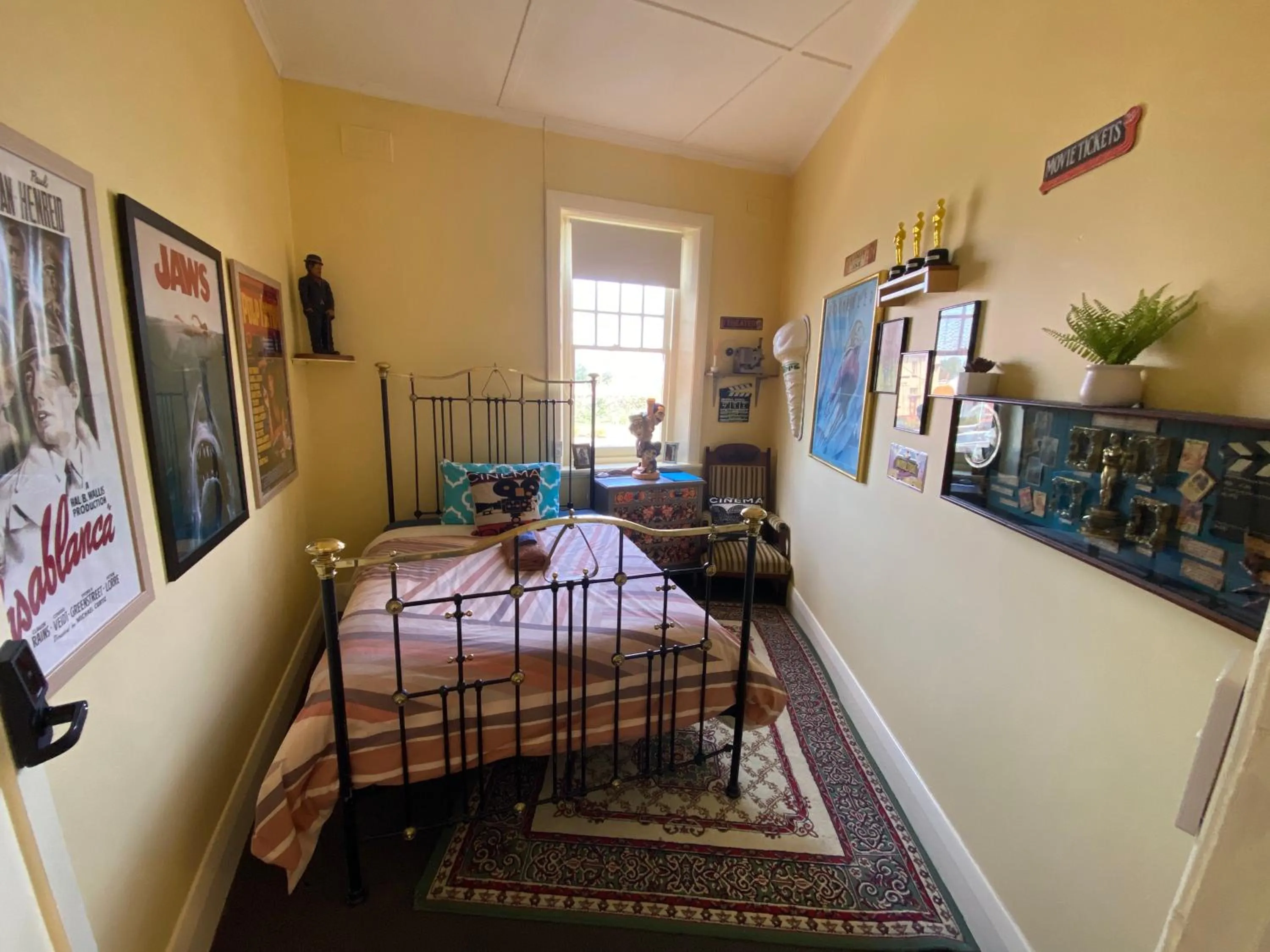 Bedroom, Bed in COMMERCIAL HOTEL KANIVA