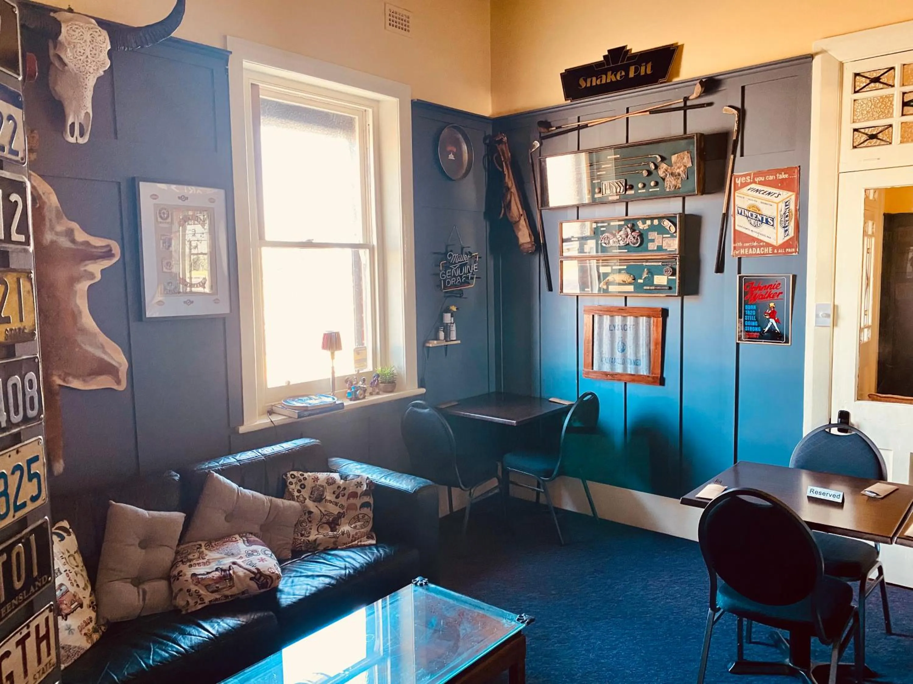 Dining area in COMMERCIAL HOTEL KANIVA