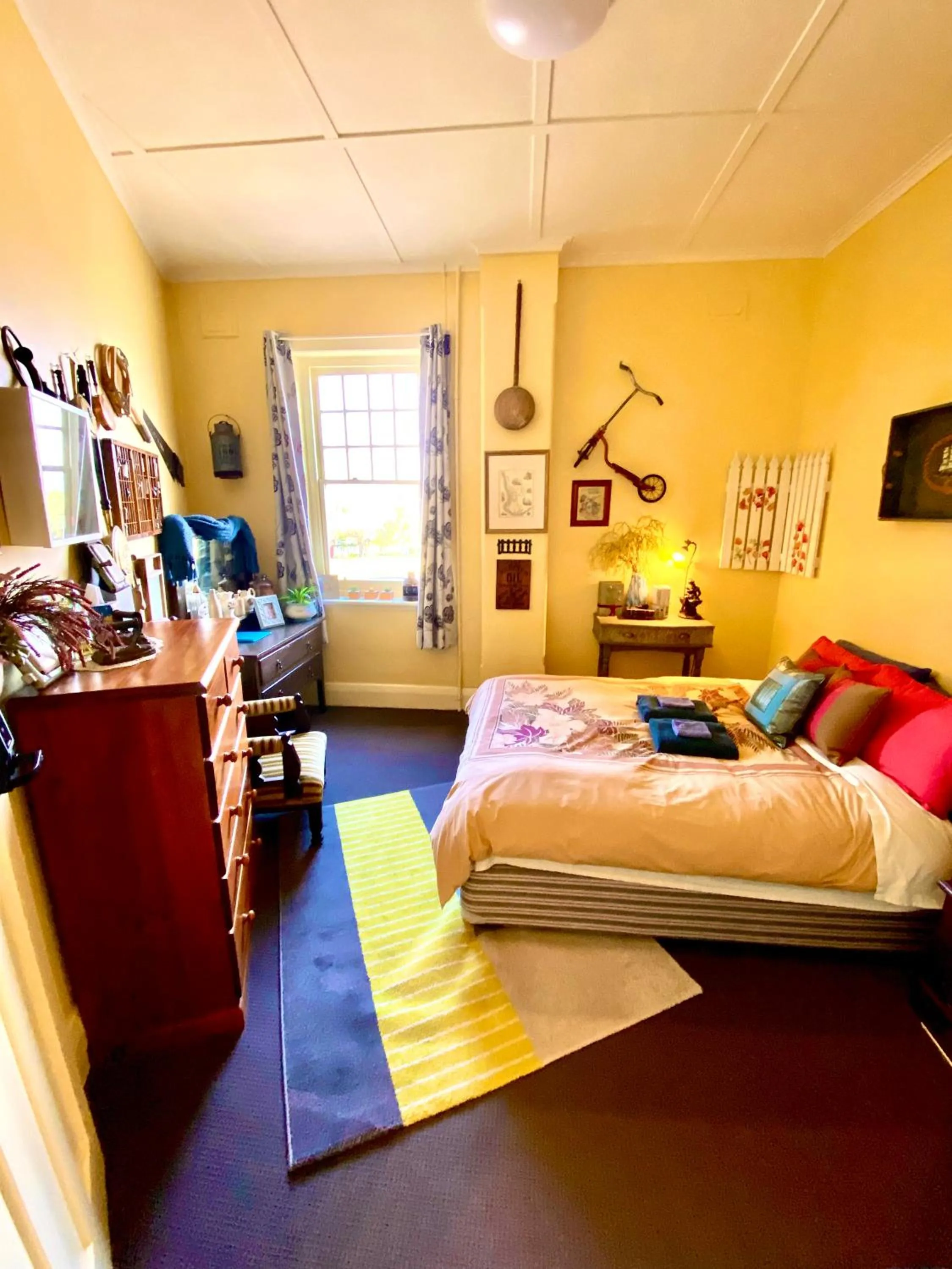 Bedroom, Bed in COMMERCIAL HOTEL KANIVA