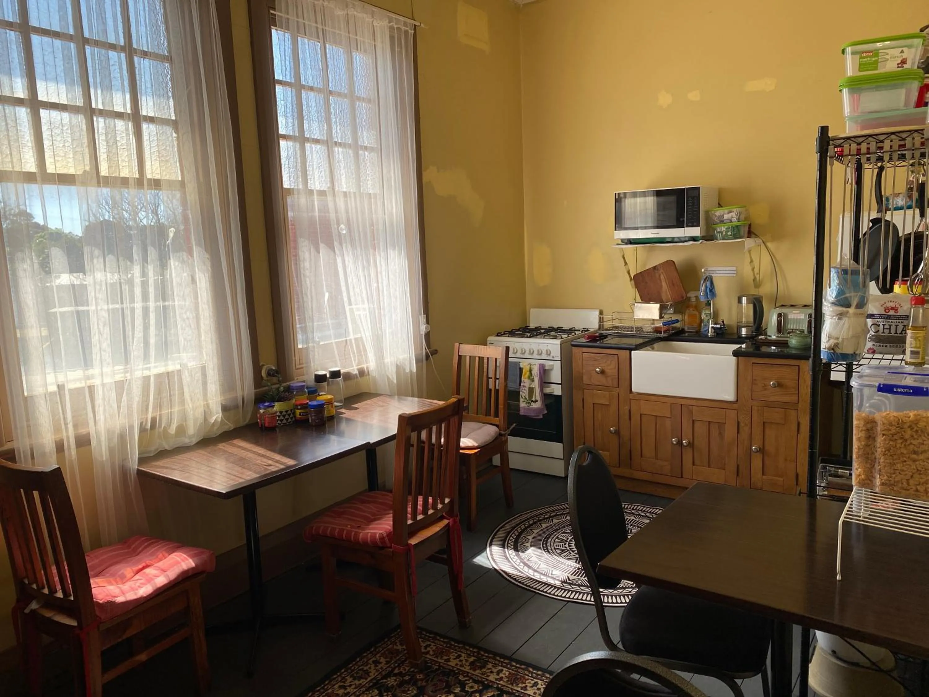 Kitchen or kitchenette in COMMERCIAL HOTEL KANIVA