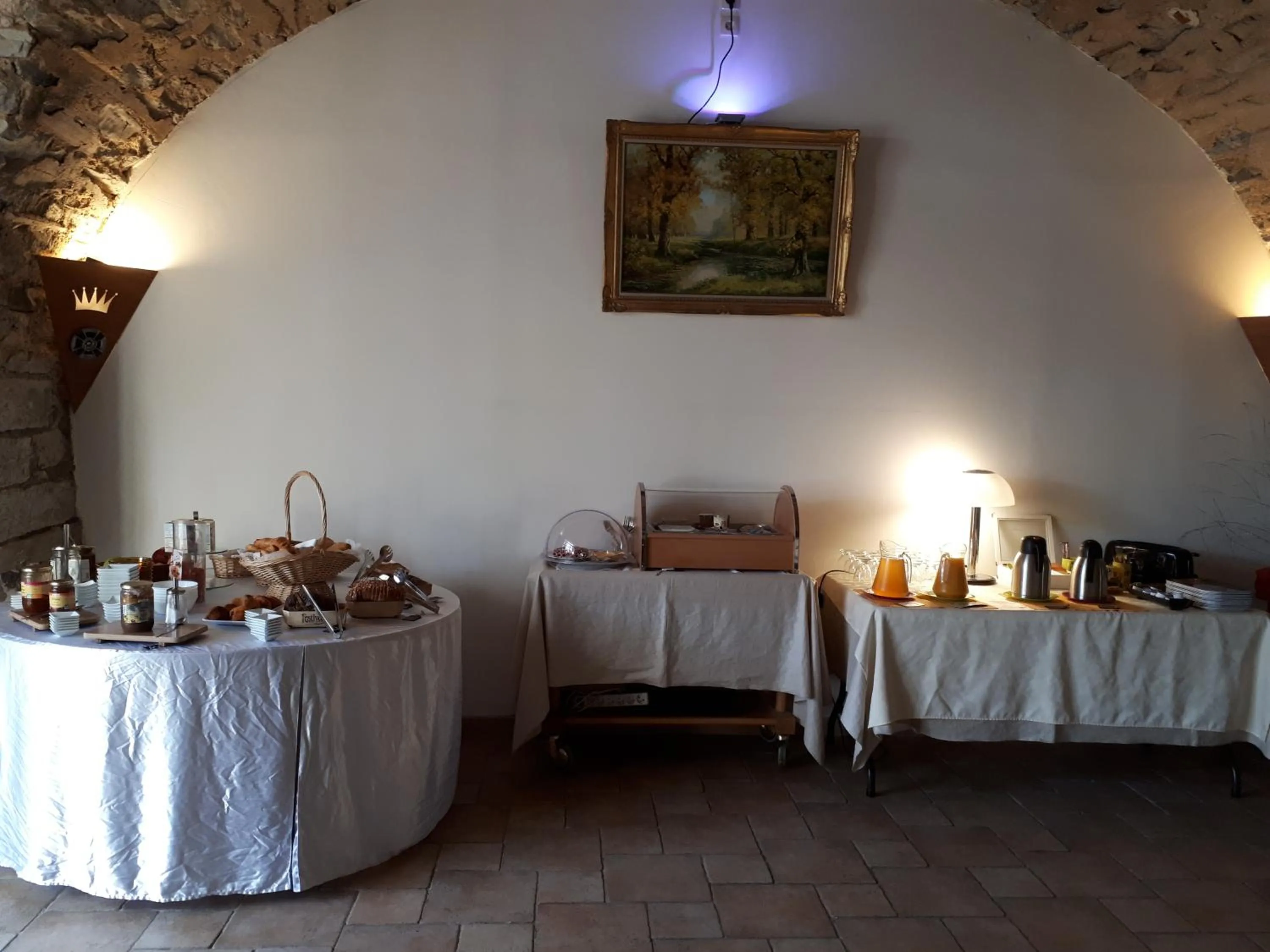 Food and drinks in Auberge de la Couronne