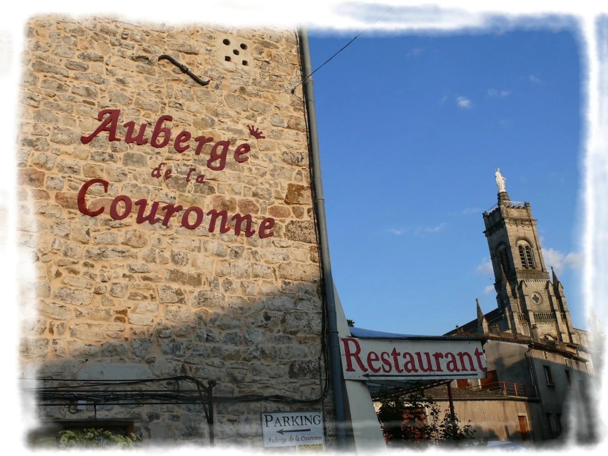 Nearby landmark in Auberge de la Couronne