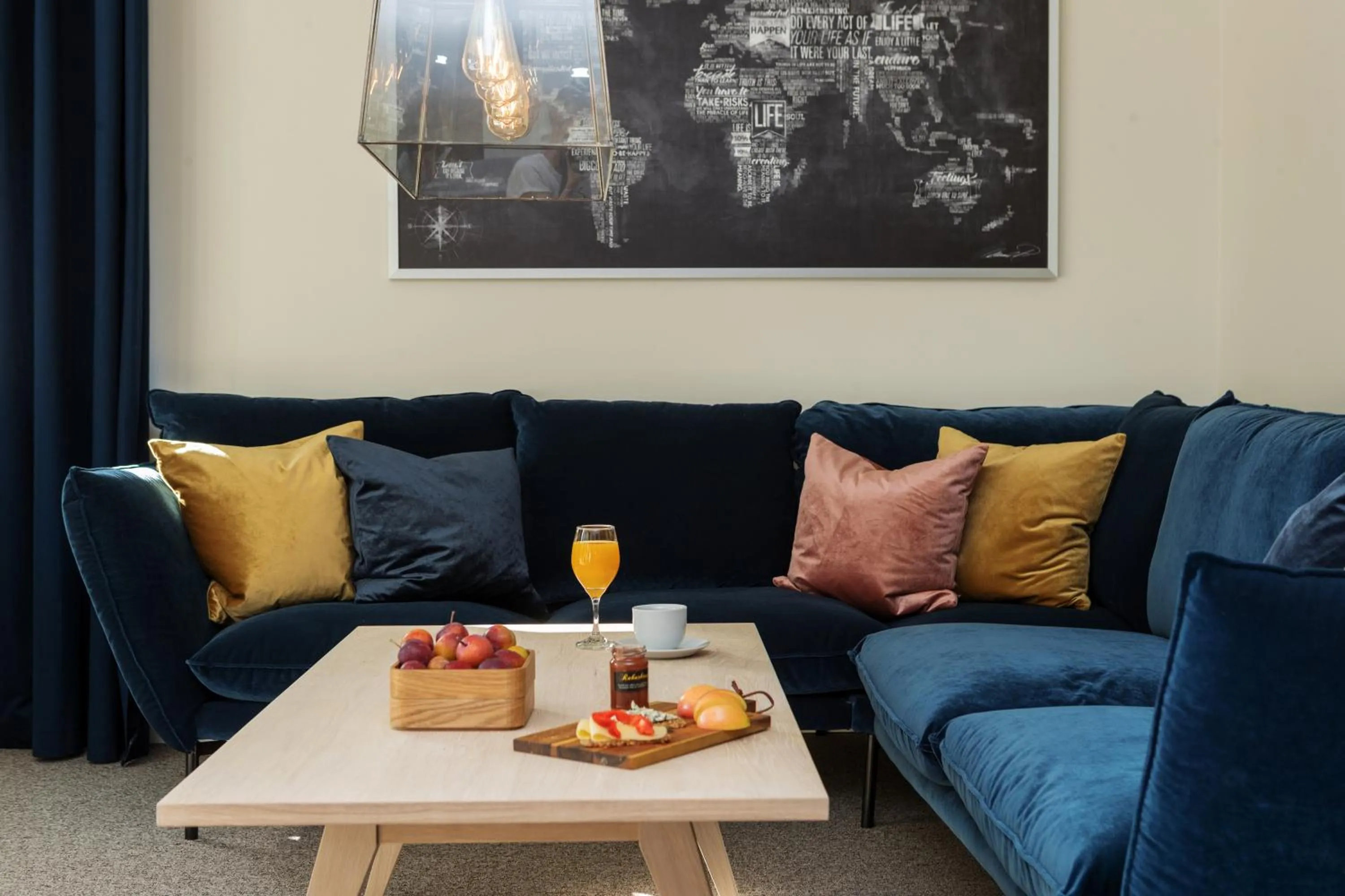 Communal lounge/ TV room in Svartisen Apartments