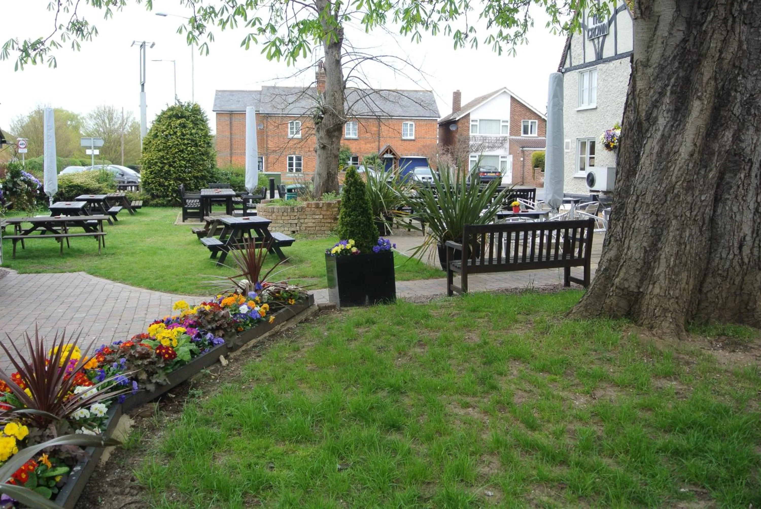 Day in The Crown Pub, Dining & Rooms