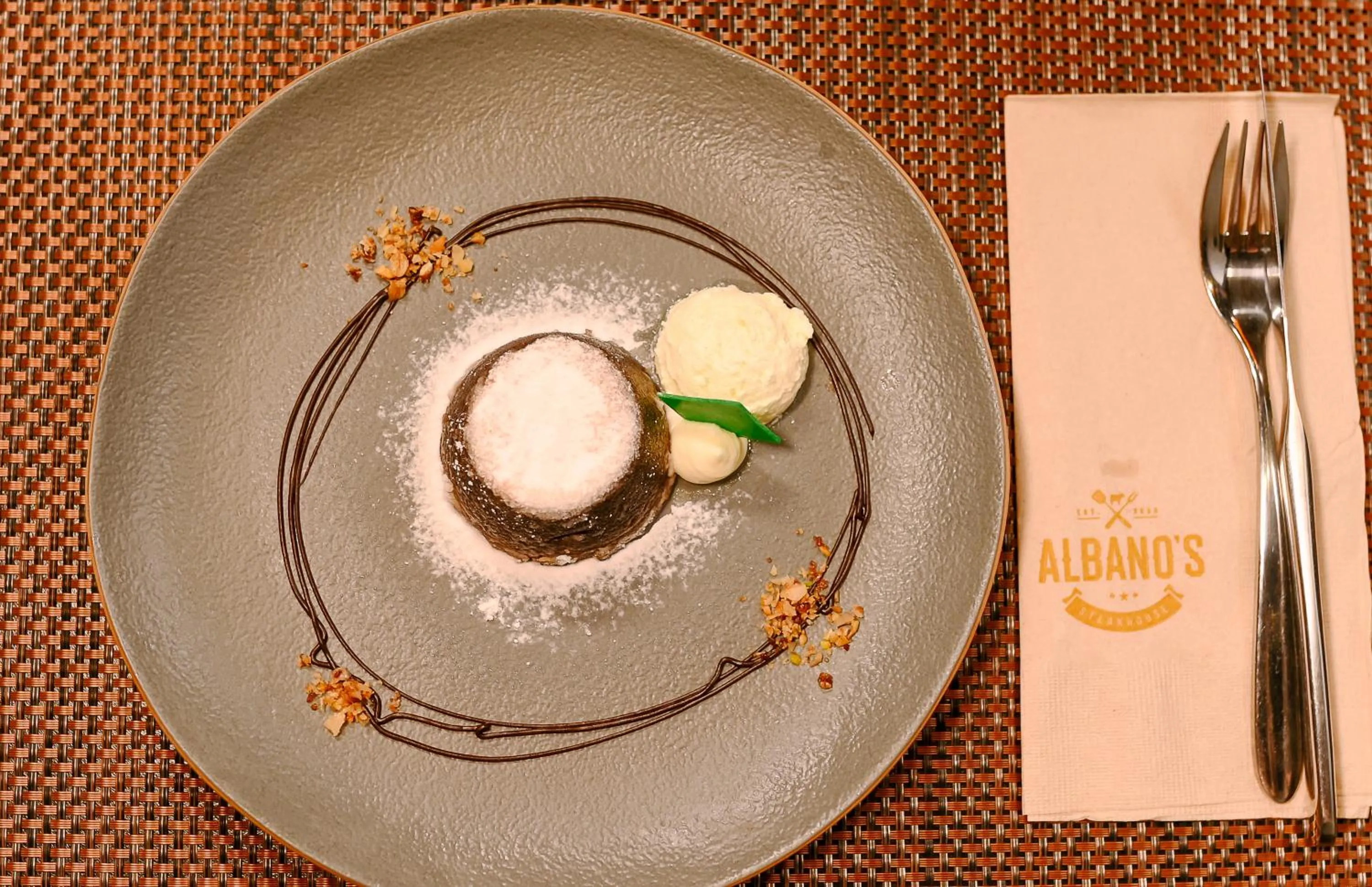 Restaurant/places to eat in Ardenhills Suites