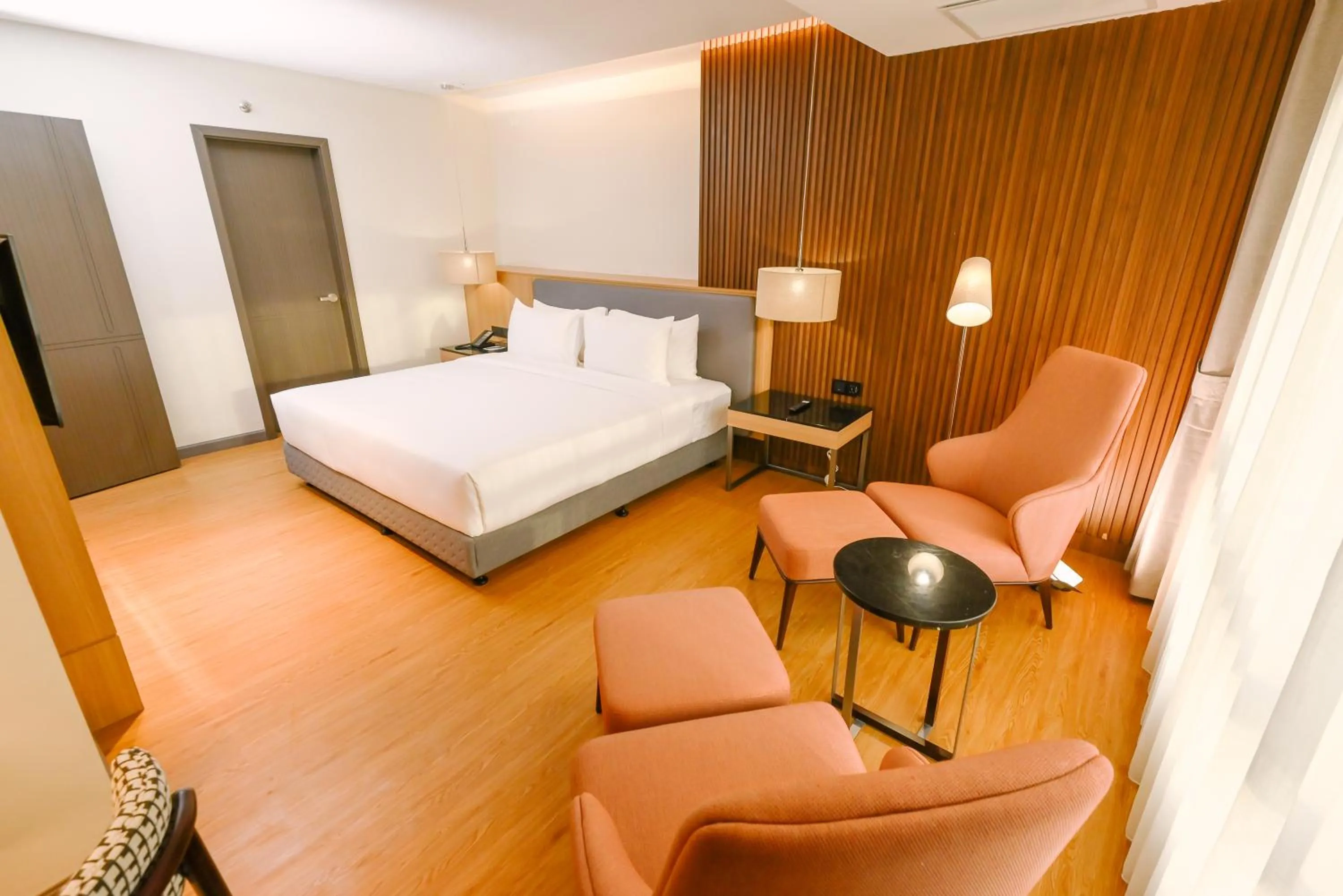 Bedroom, Bed in Ardenhills Suites