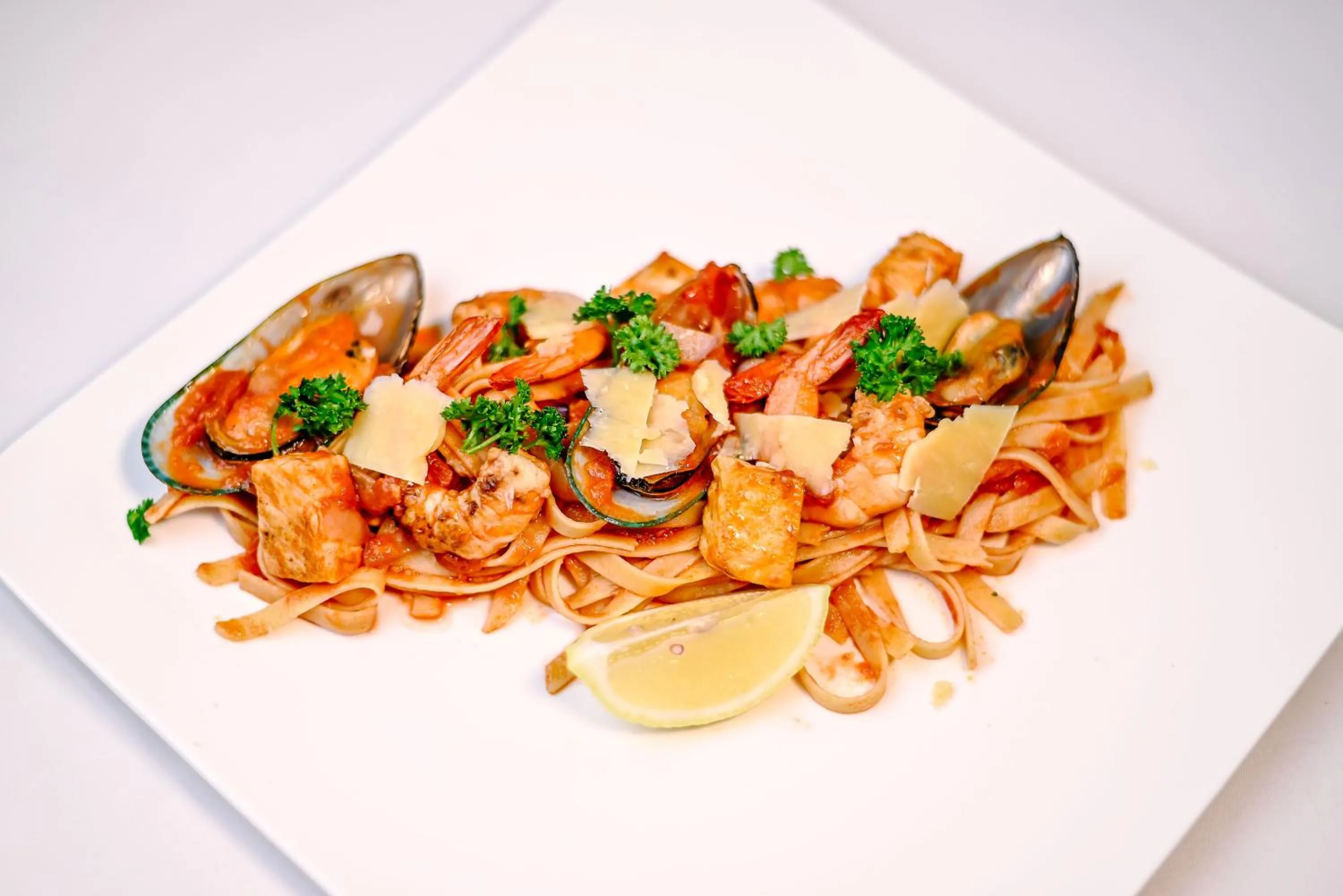 Restaurant/places to eat in Ardenhills Suites