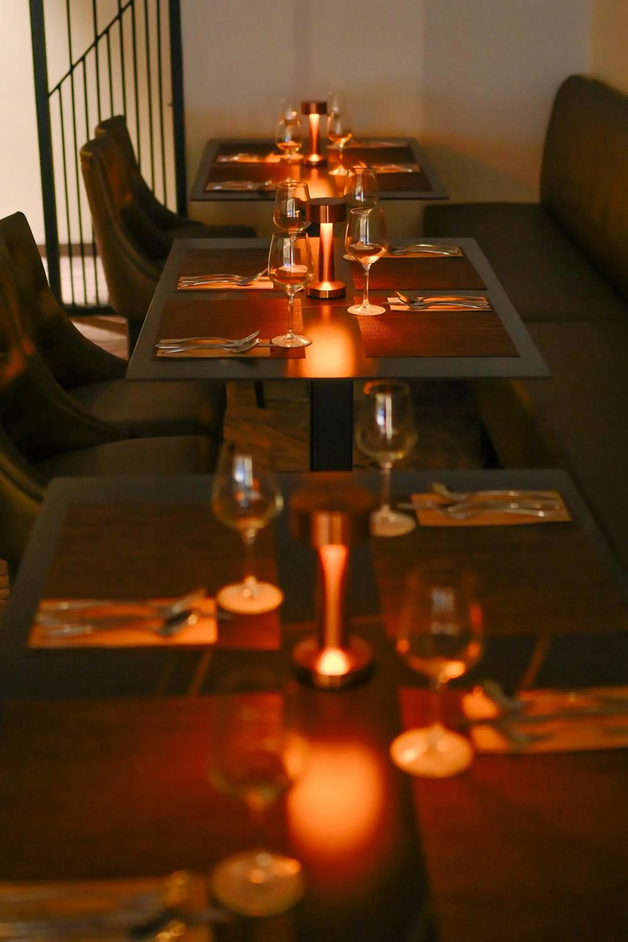 Restaurant/places to eat in Ardenhills Suites