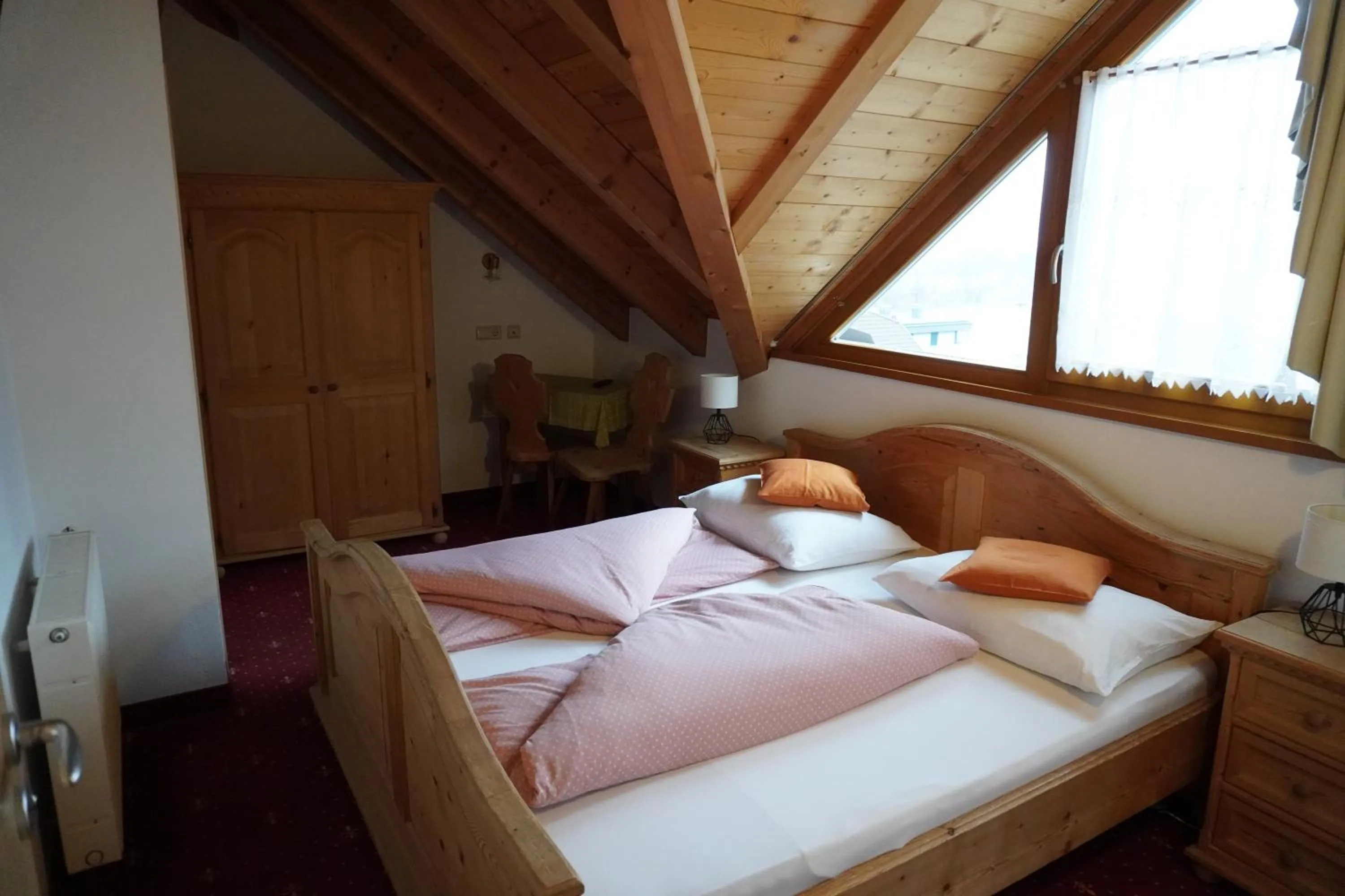 Photo of the whole room, Bed in Pension Peintner