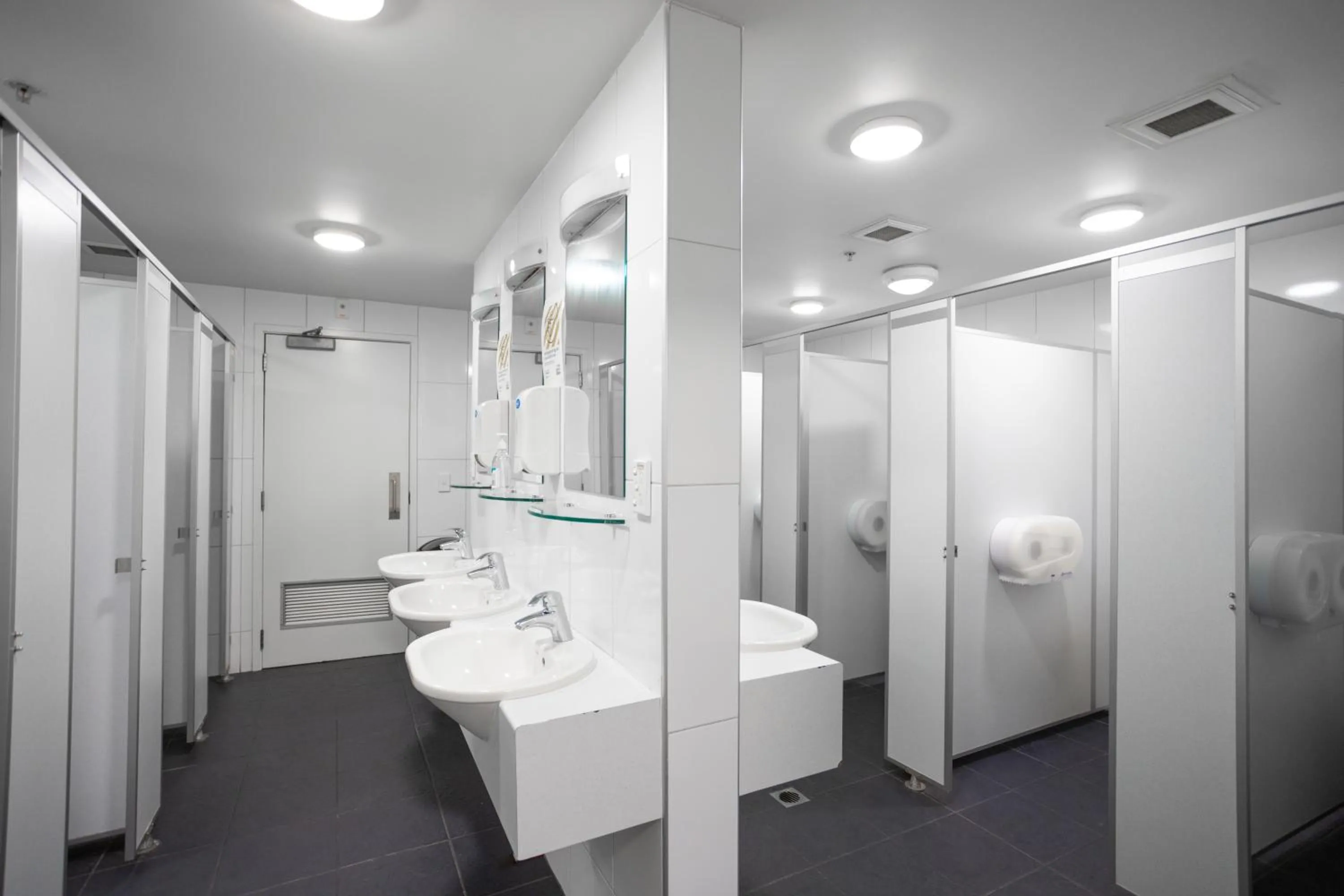 Shower in The Brownston Hostel