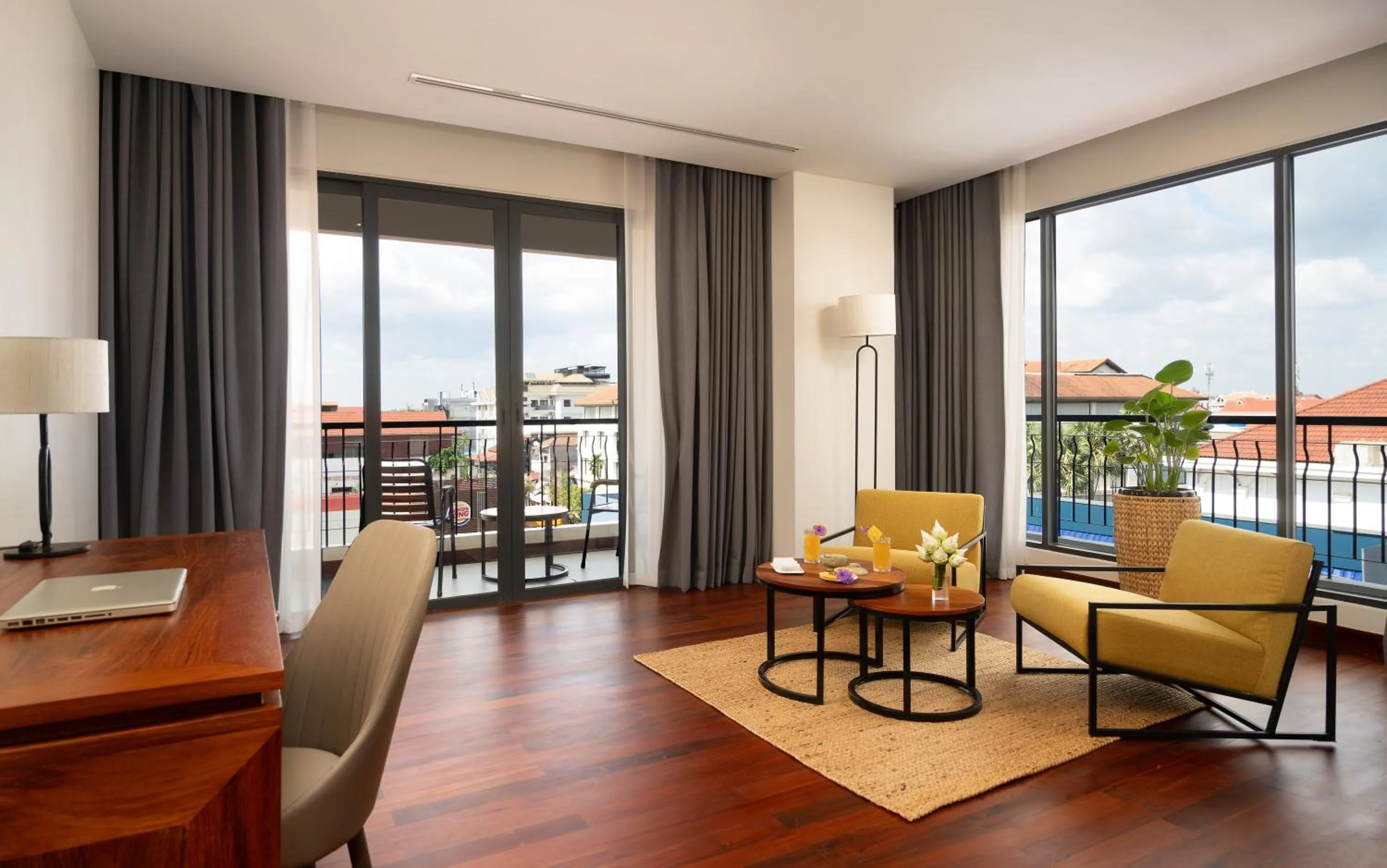 Balcony/Terrace in Koulen Central Hotel