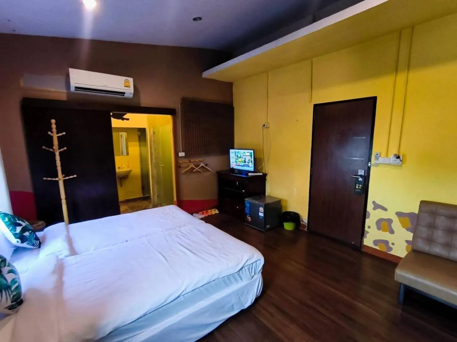 Bedroom, Bed in mstay