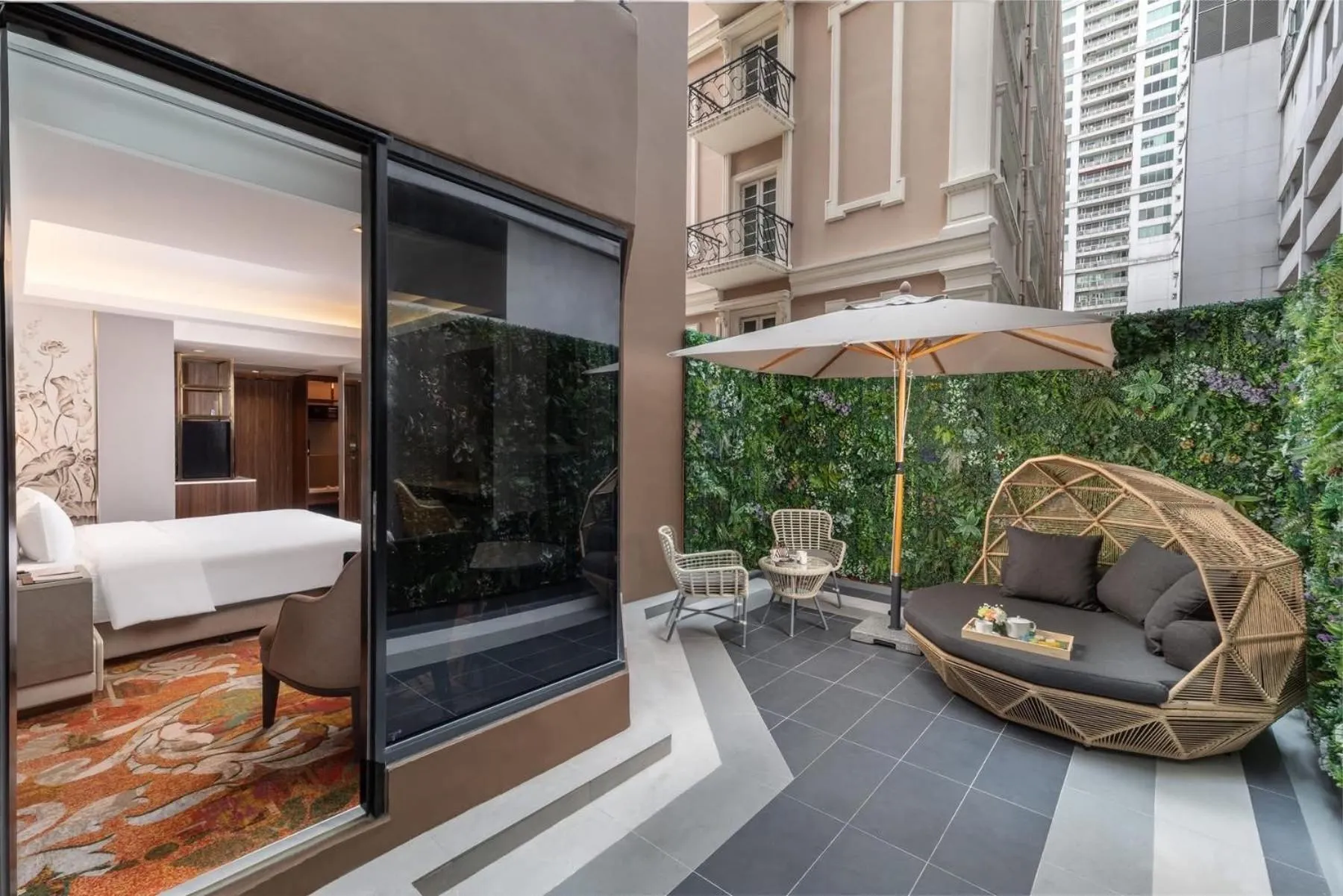 Balcony/Terrace, Bed in SAMALA Hotel Bangkok