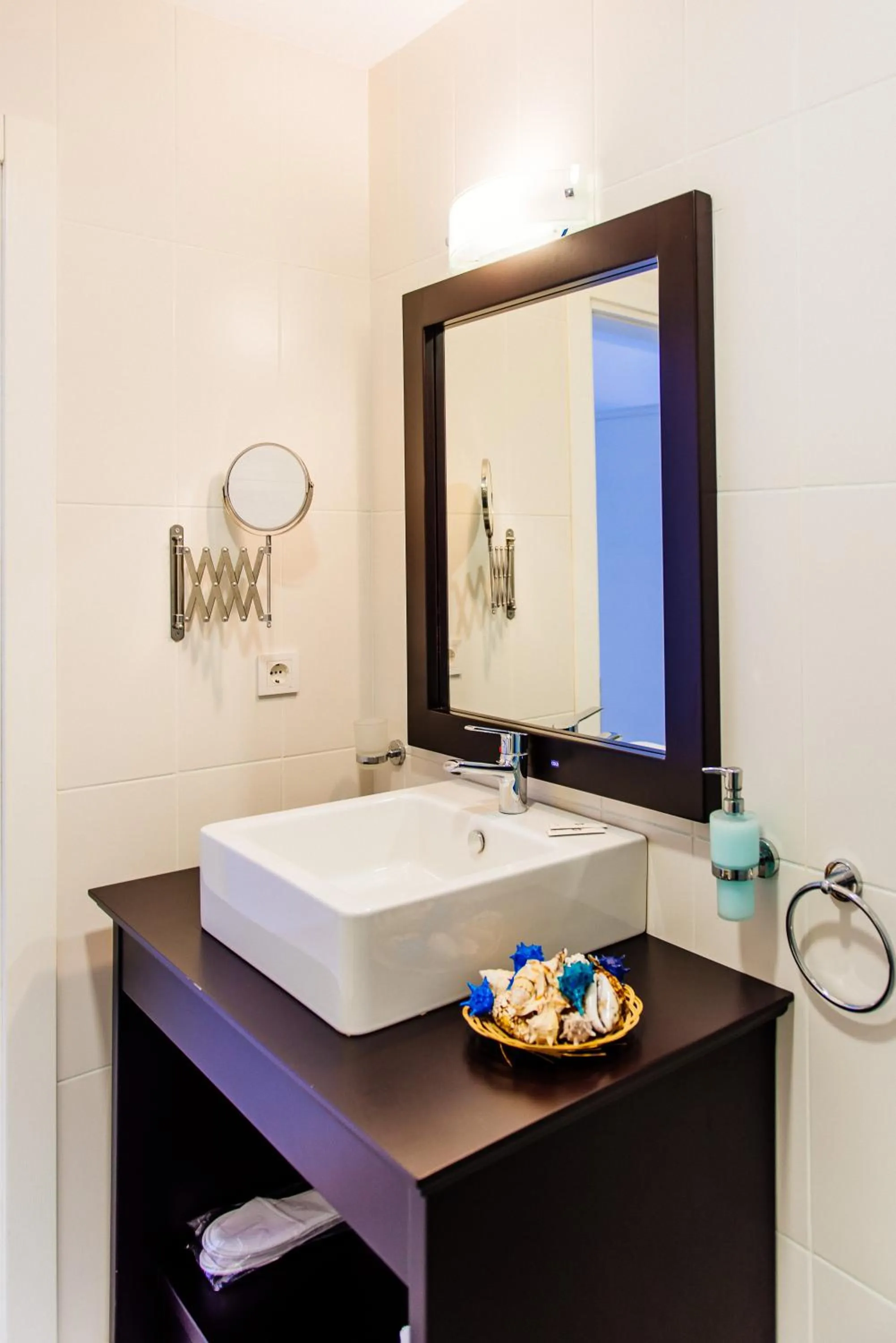 Bathroom in Via Farilya Hotel